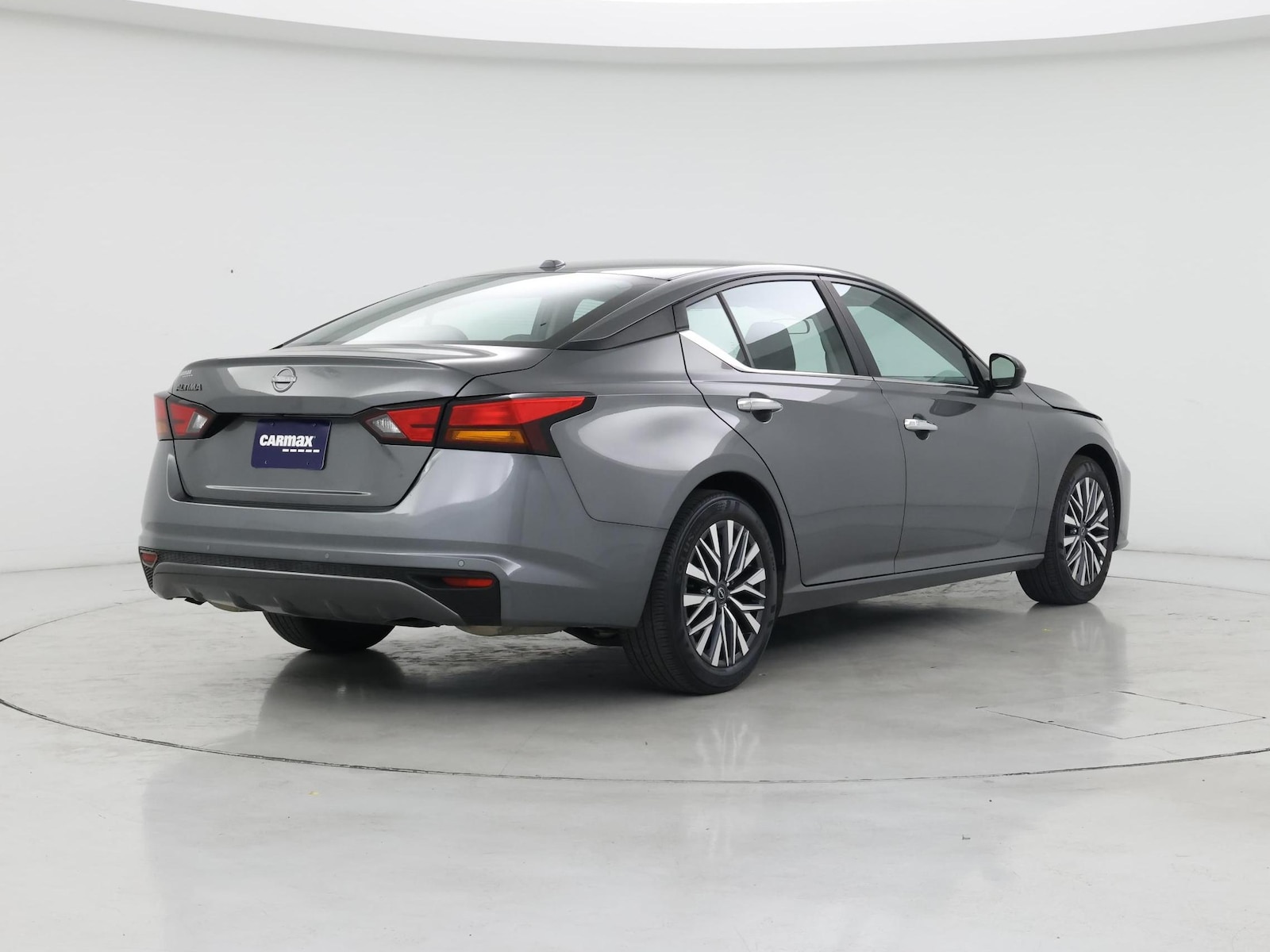 2025 Nissan Altima SV - Photo 9