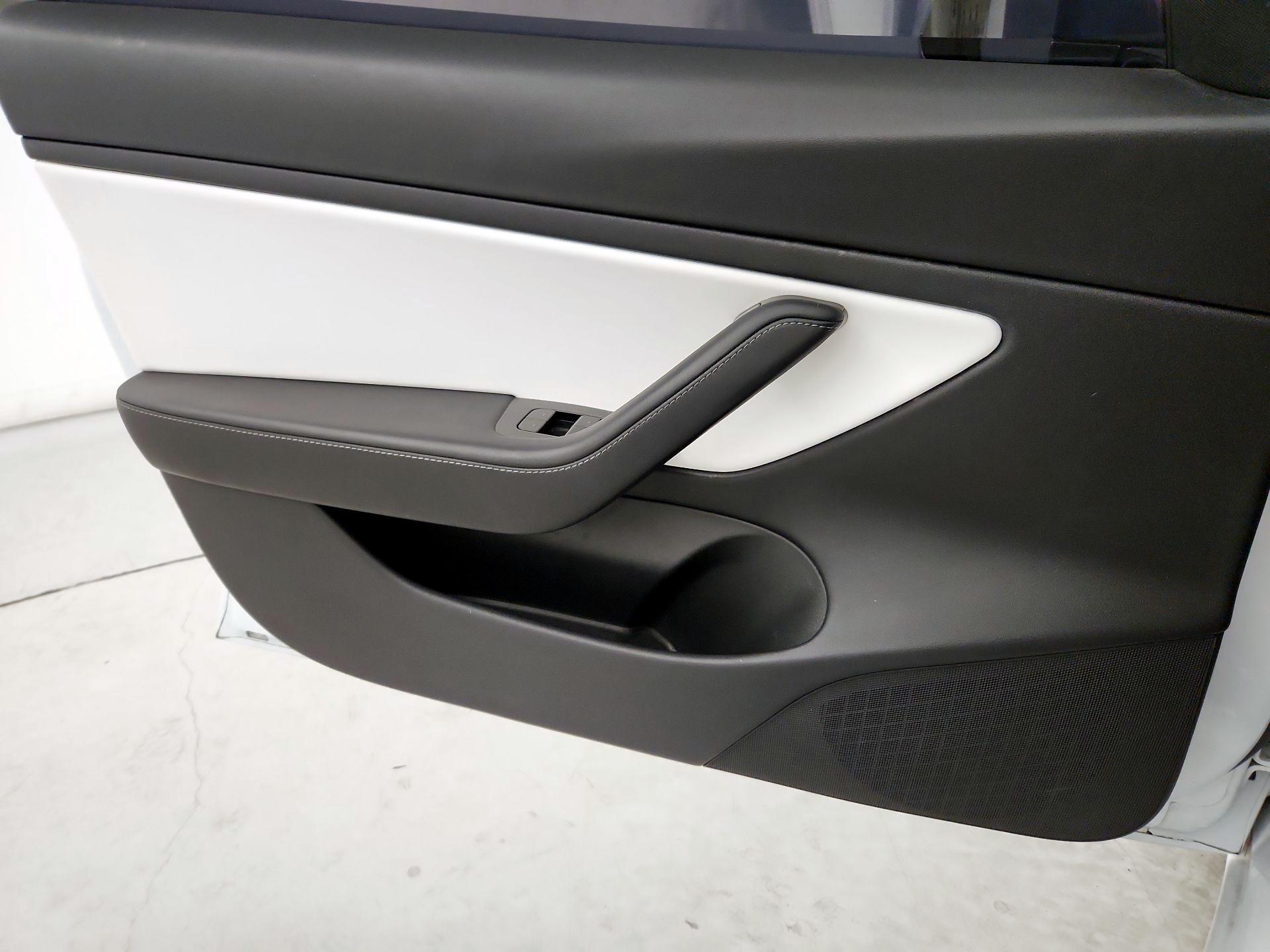 Thumbnail: 2020 Tesla Model 3 - 12