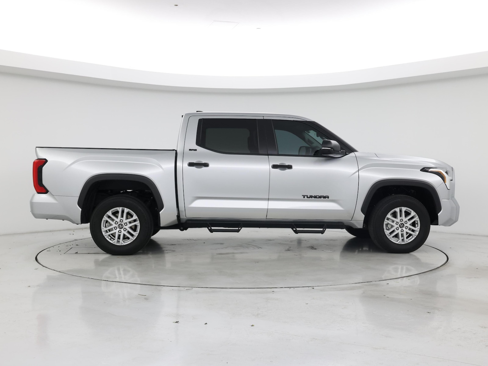 2024 Toyota Tundra SR5 - Photo 8