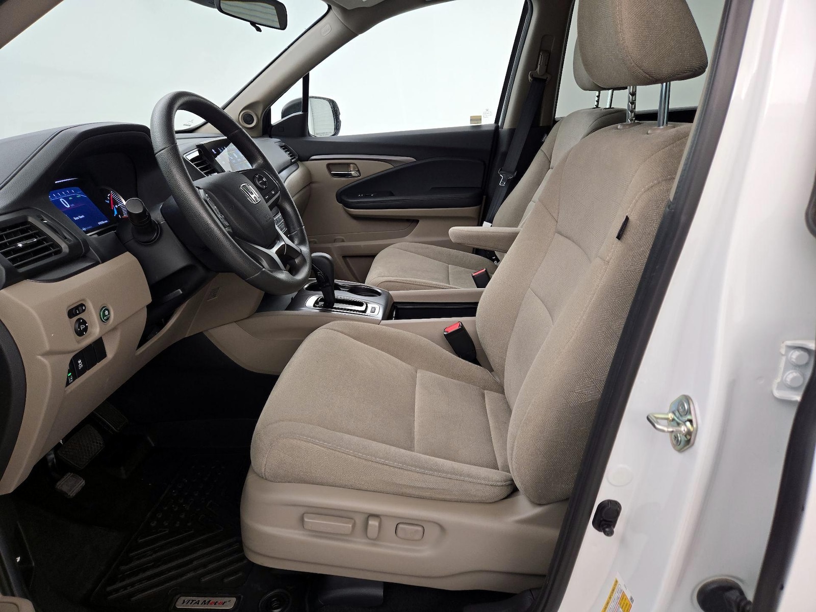 2020 Honda Pilot EX - Photo 12
