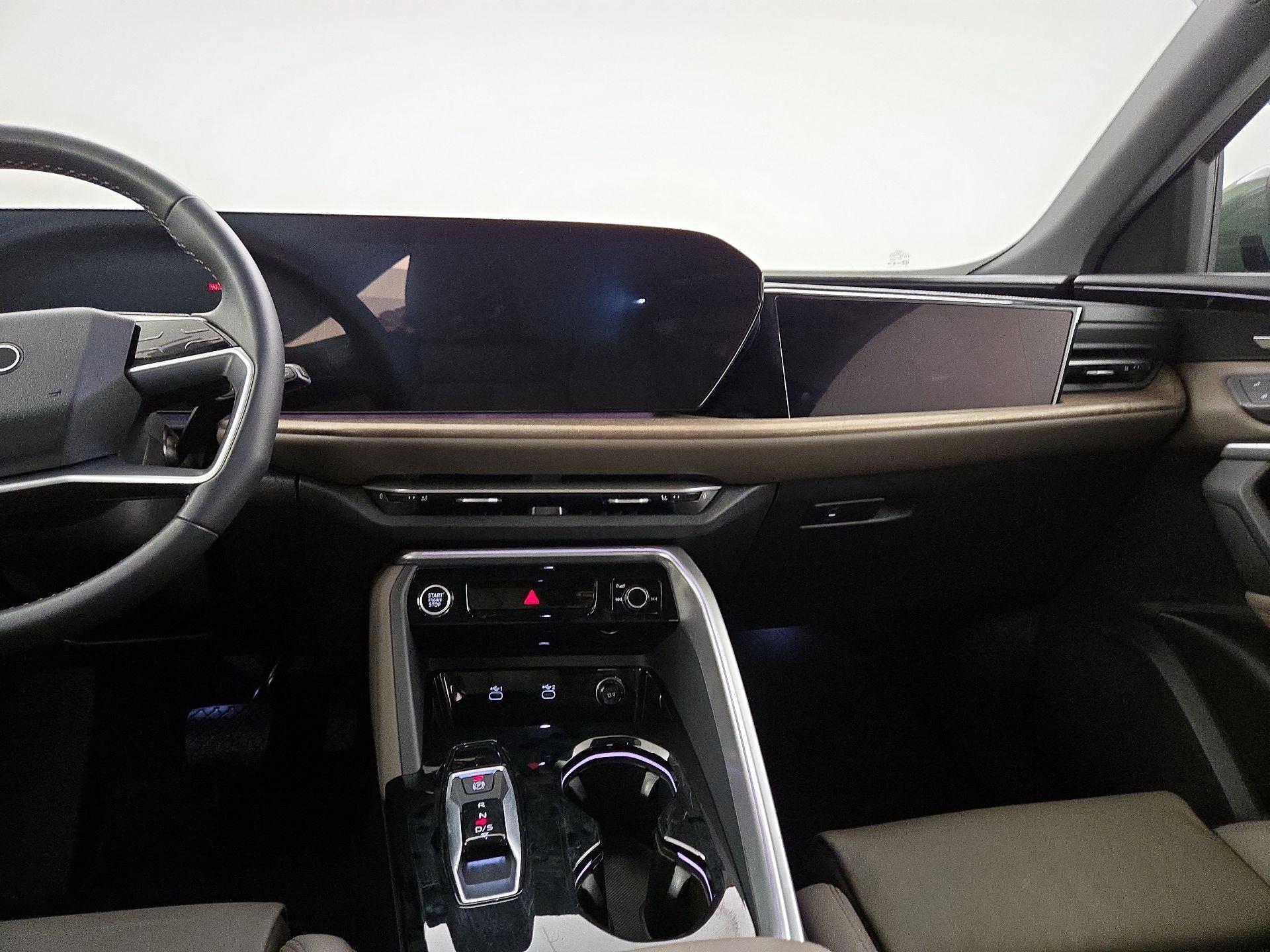 Thumbnail: 2025 Audi Q5 - 9