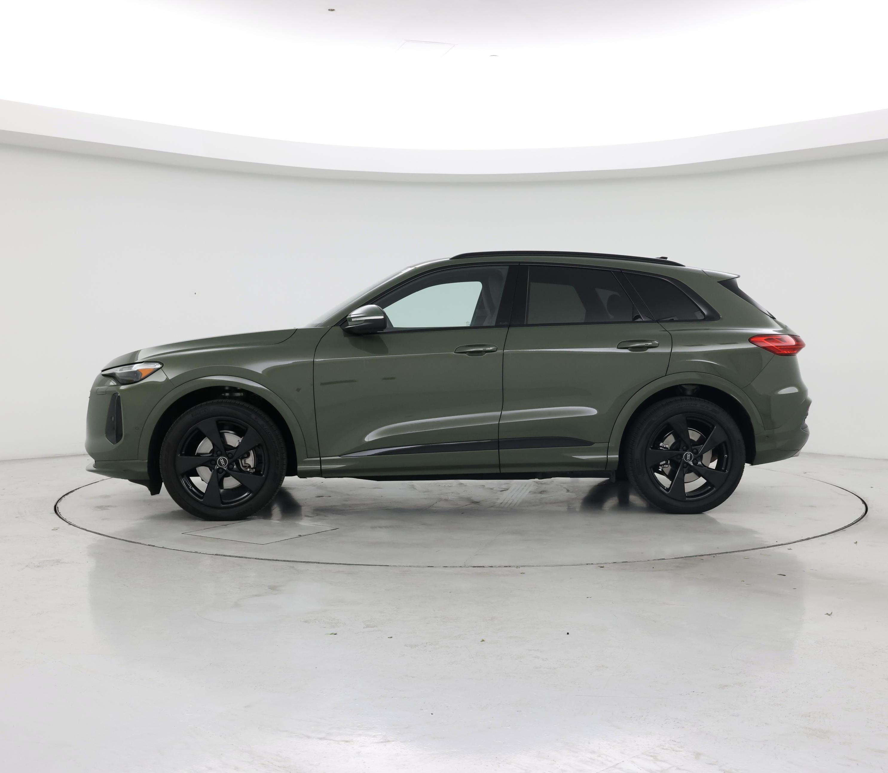Thumbnail: 2025 Audi Q5 - 3