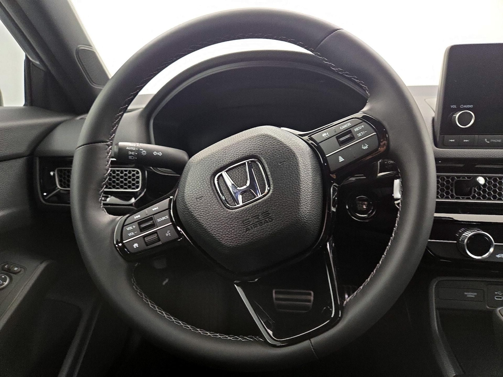 2026 Honda Civic Hatchback Sport - Photo 11