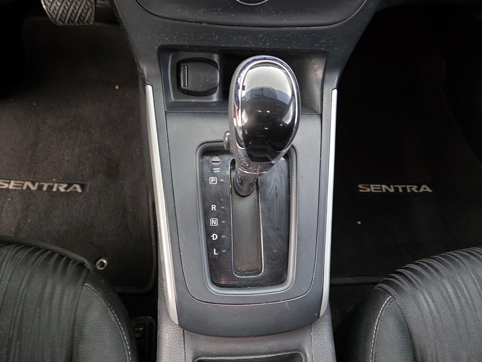2019 Nissan Sentra SV - Photo 18