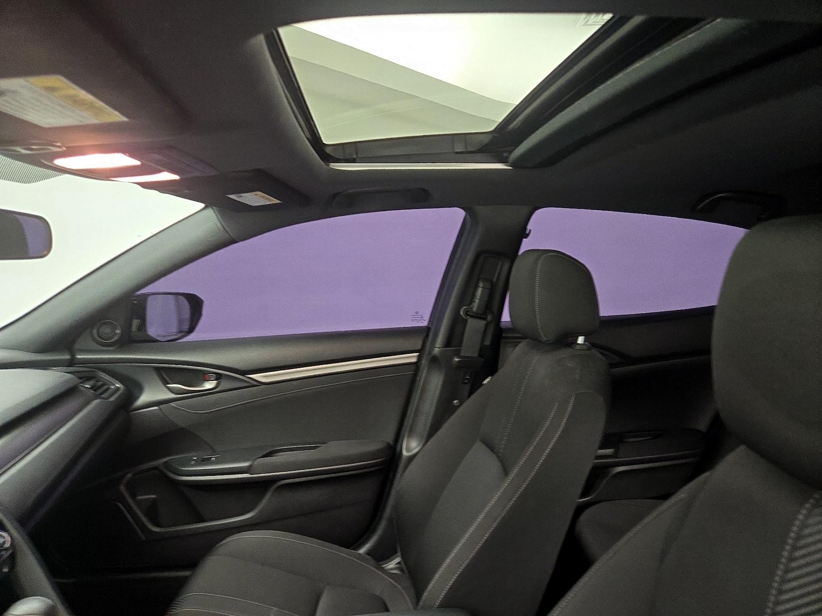 Sunroof(s) & Overhead Airbags