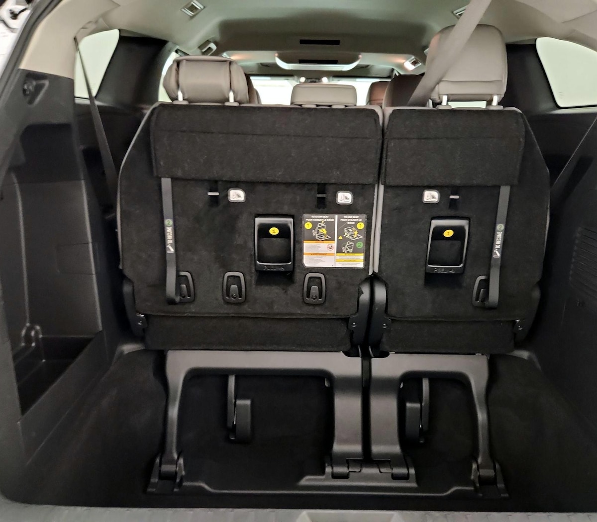 Trunk/Cargo (Seats Up)