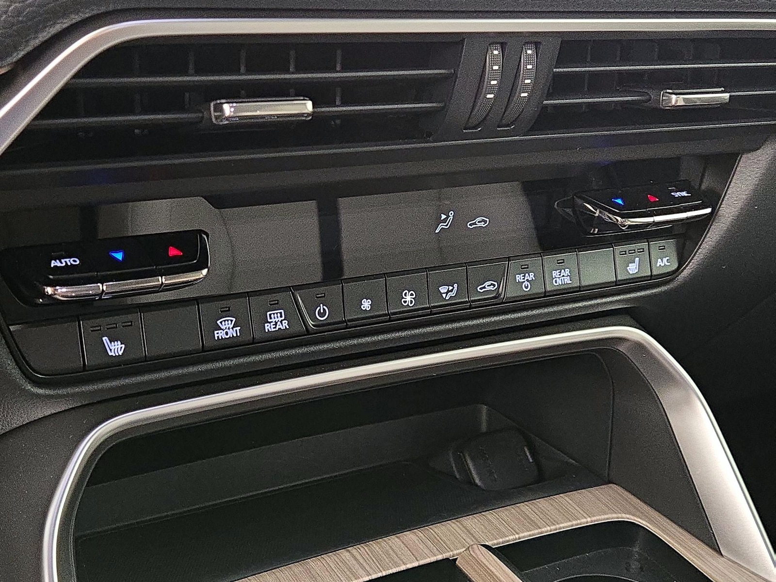 2024 Mazda CX-90 Turbo Preferred Package - Photo 17