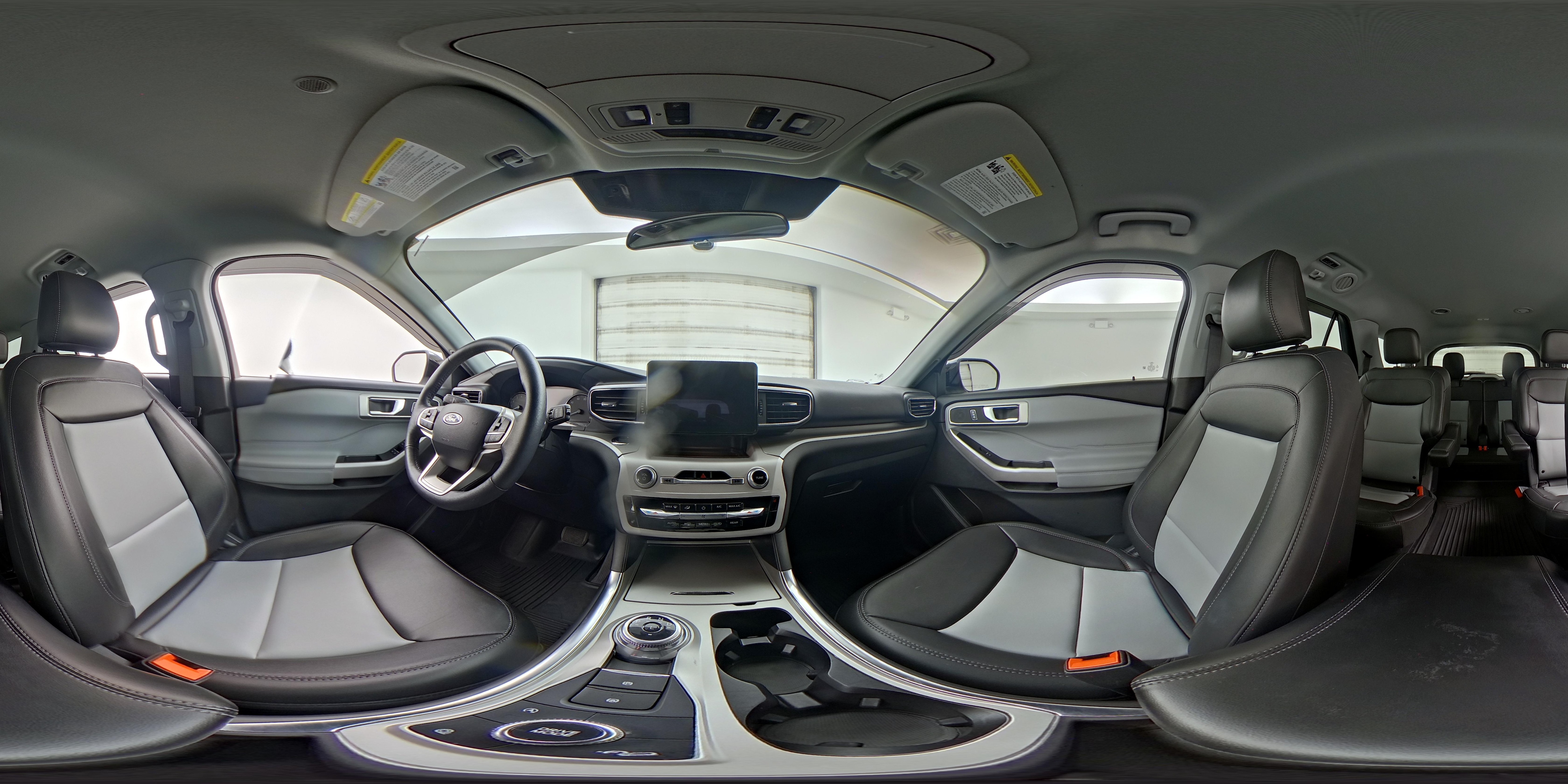 2024 Ford Explorer XLT - Photo 25