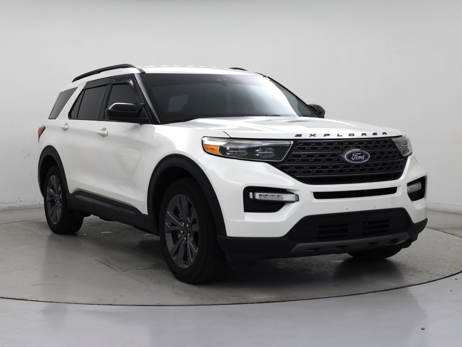 2024 Ford Explorer XLT - Photo 2