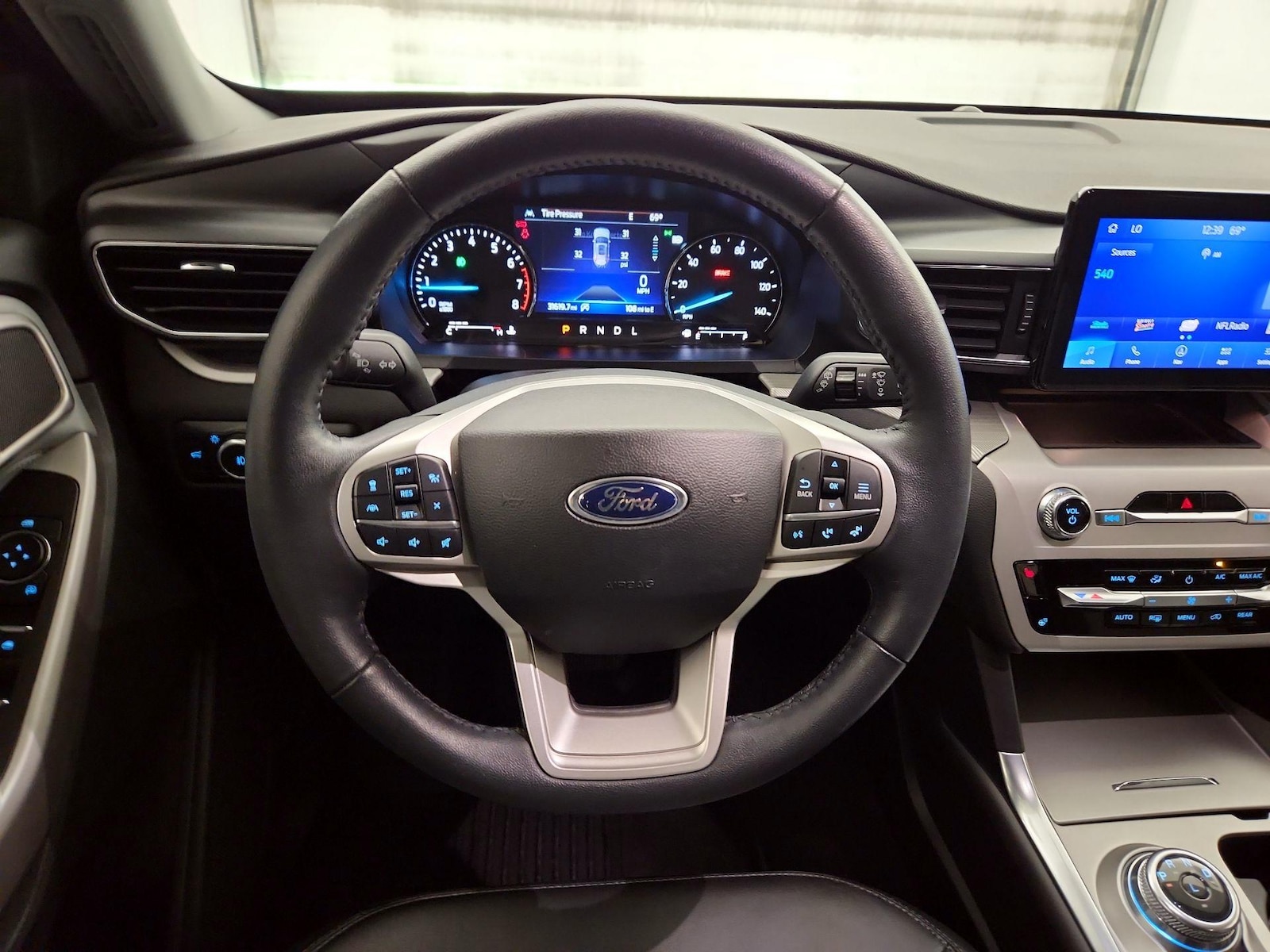 2024 Ford Explorer XLT - Photo 11