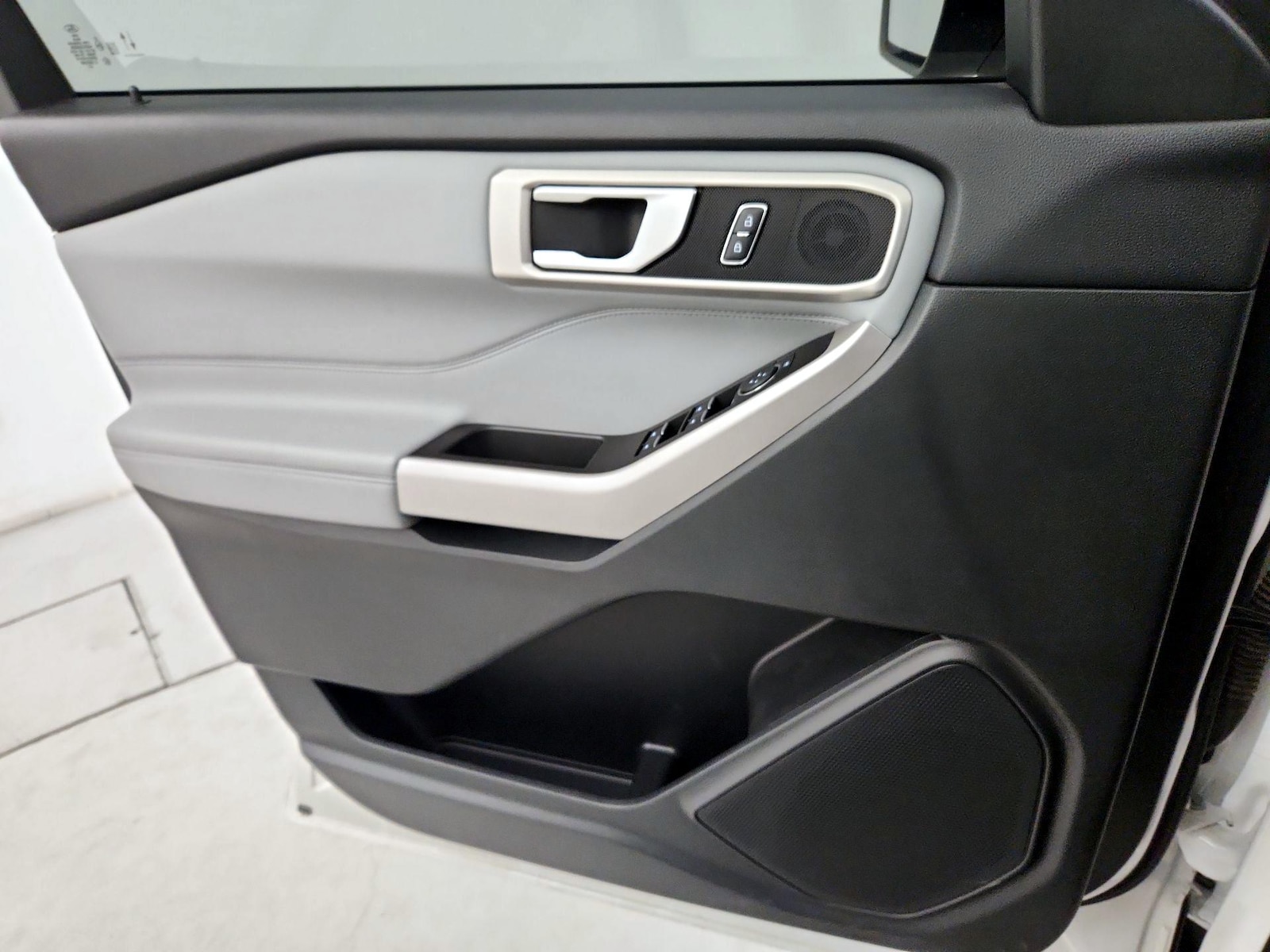 2024 Ford Explorer XLT - Photo 13