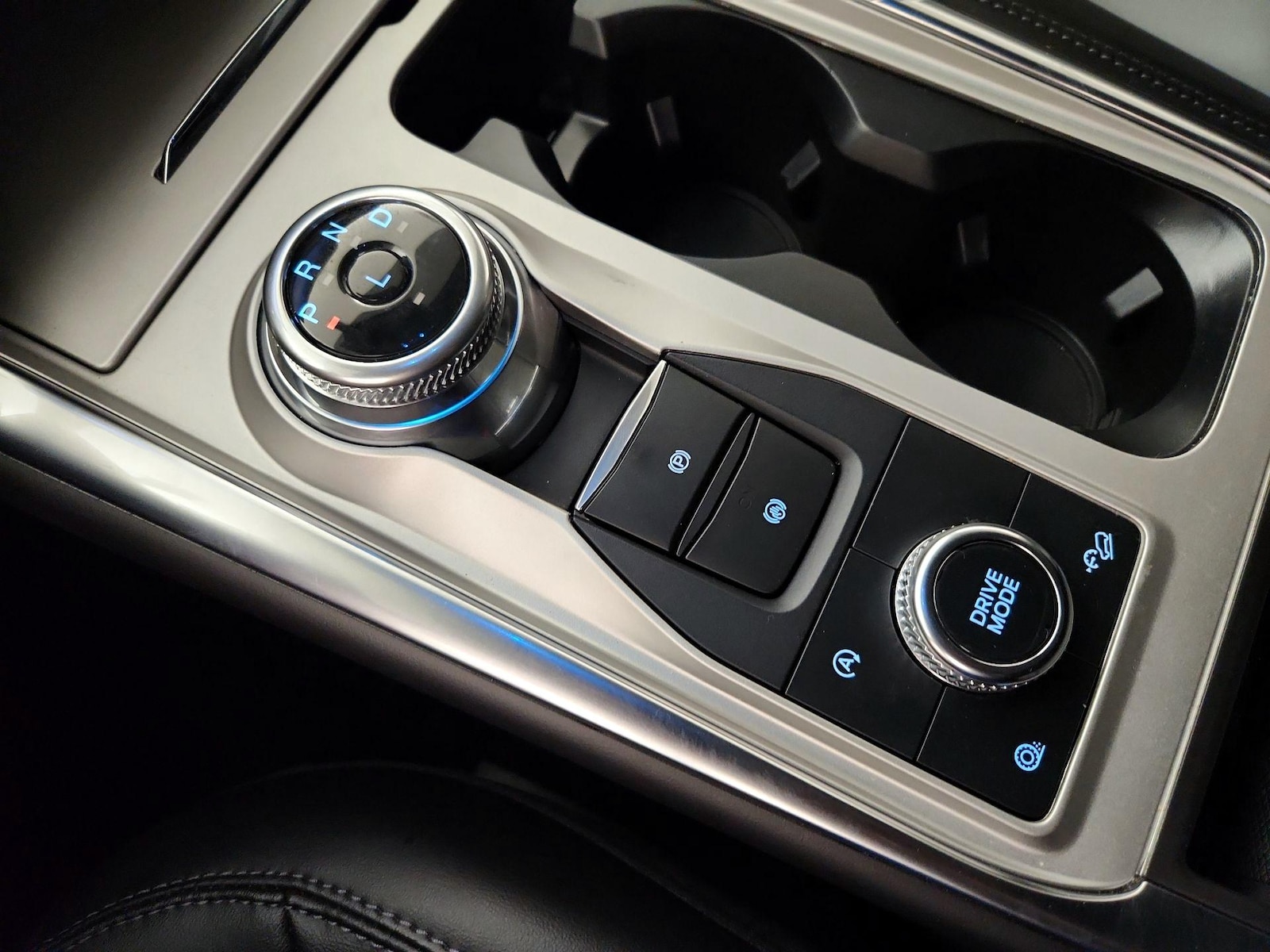 2024 Ford Explorer XLT - Photo 18