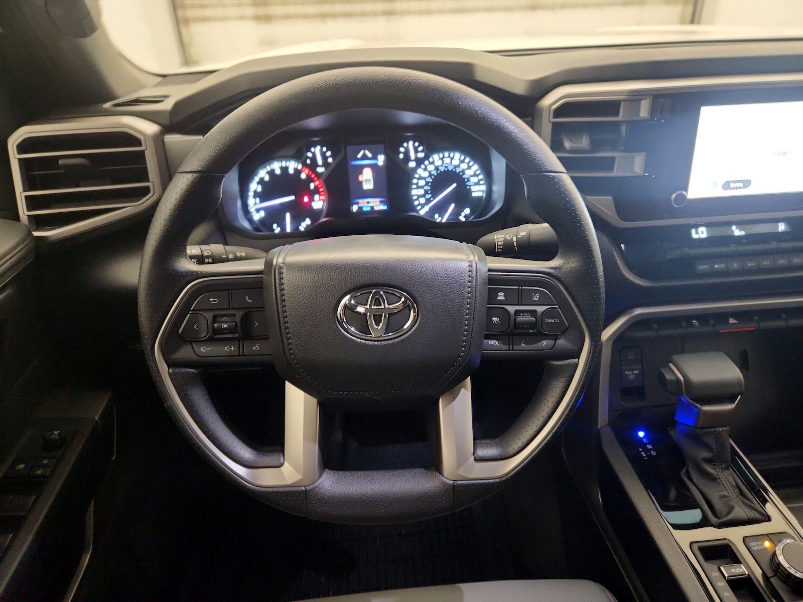 2025 Toyota Tundra SR5 - Photo 11
