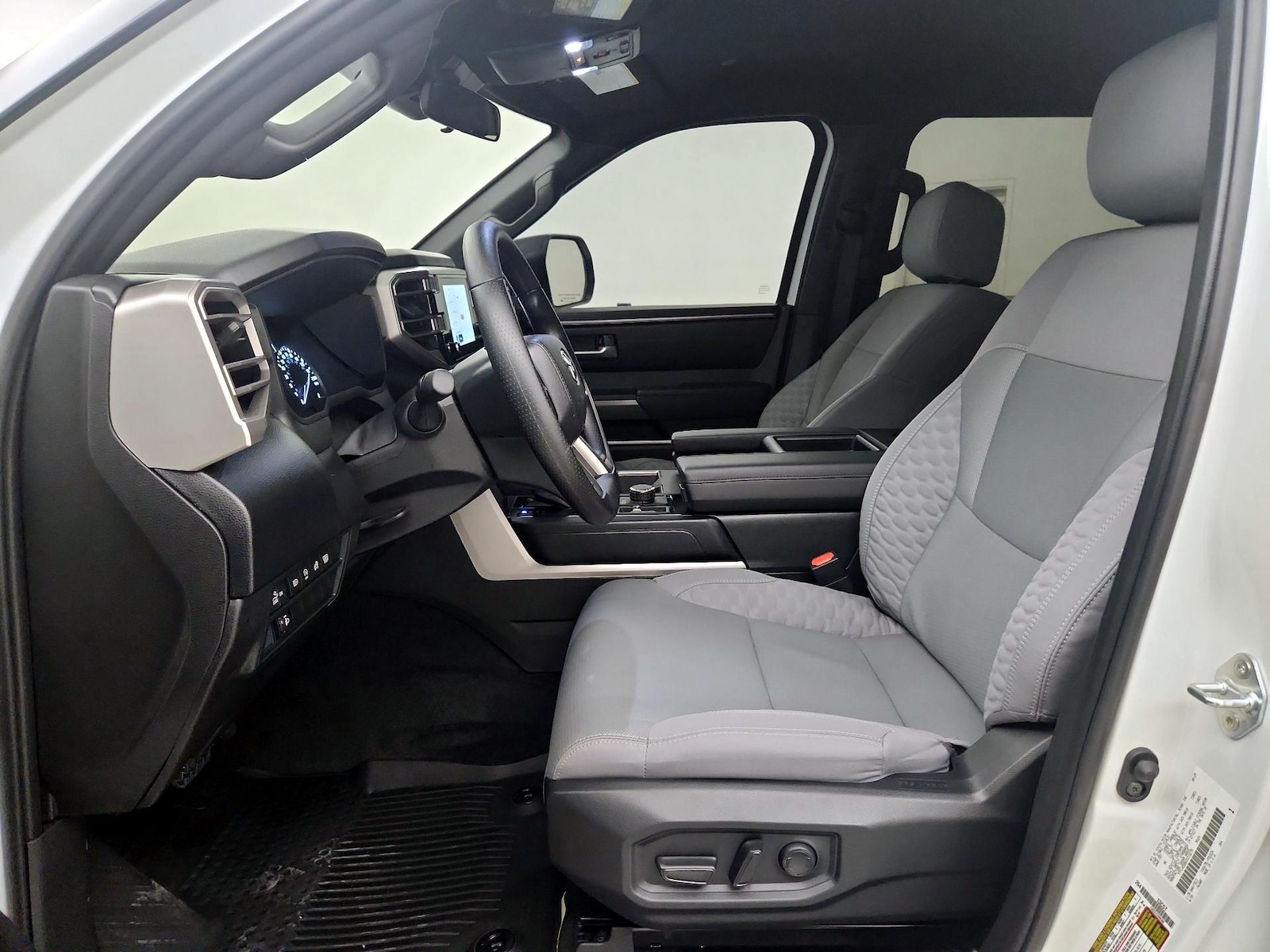 2025 Toyota Tundra SR5 - Photo 12