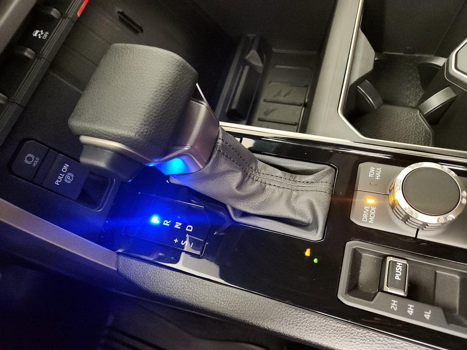 2025 Toyota Tundra SR5 - Photo 18