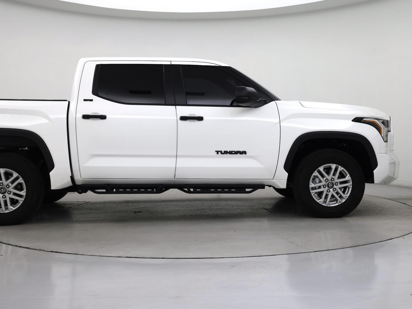 2025 Toyota Tundra SR5 - Photo 8