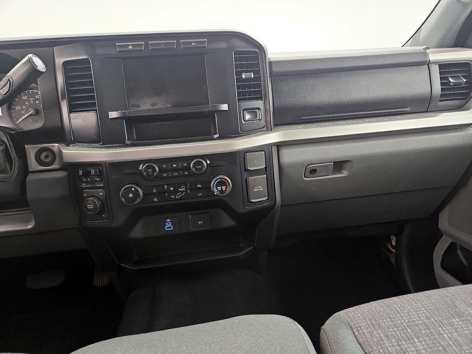 2024 Ford F-350 Super Duty XLT - Photo 10