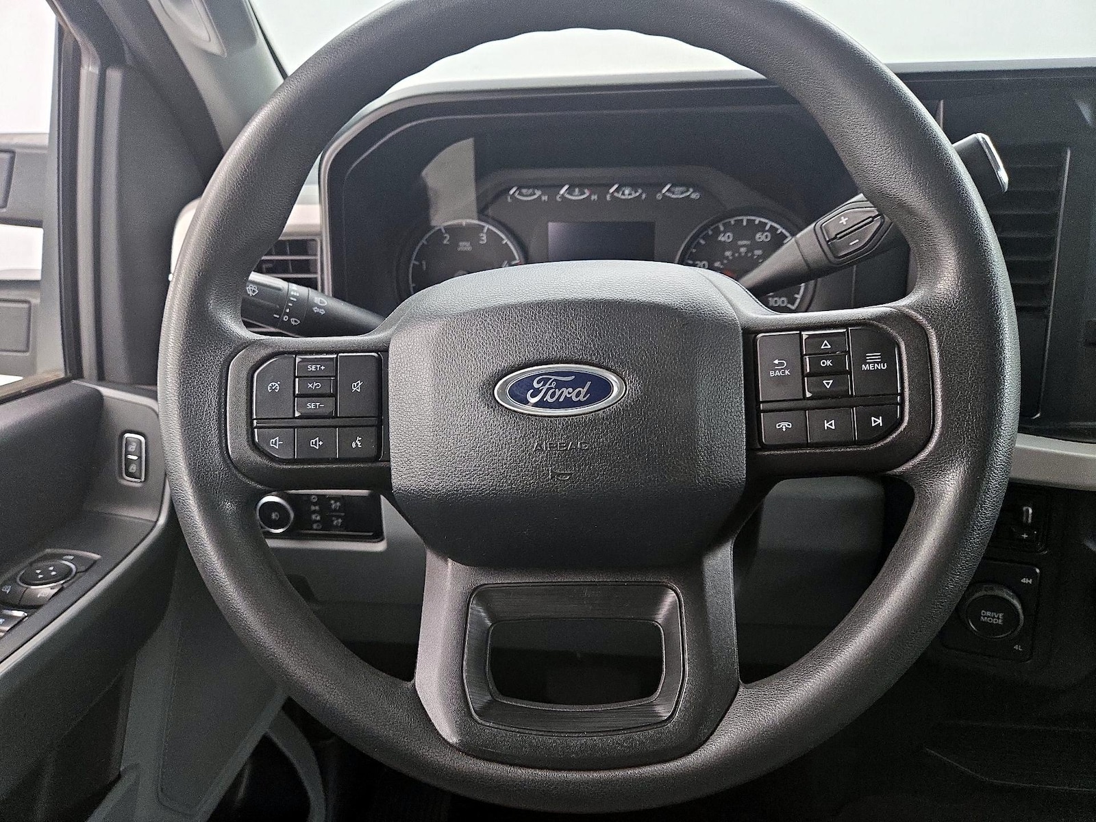 2024 Ford F-350 Super Duty XLT - Photo 11