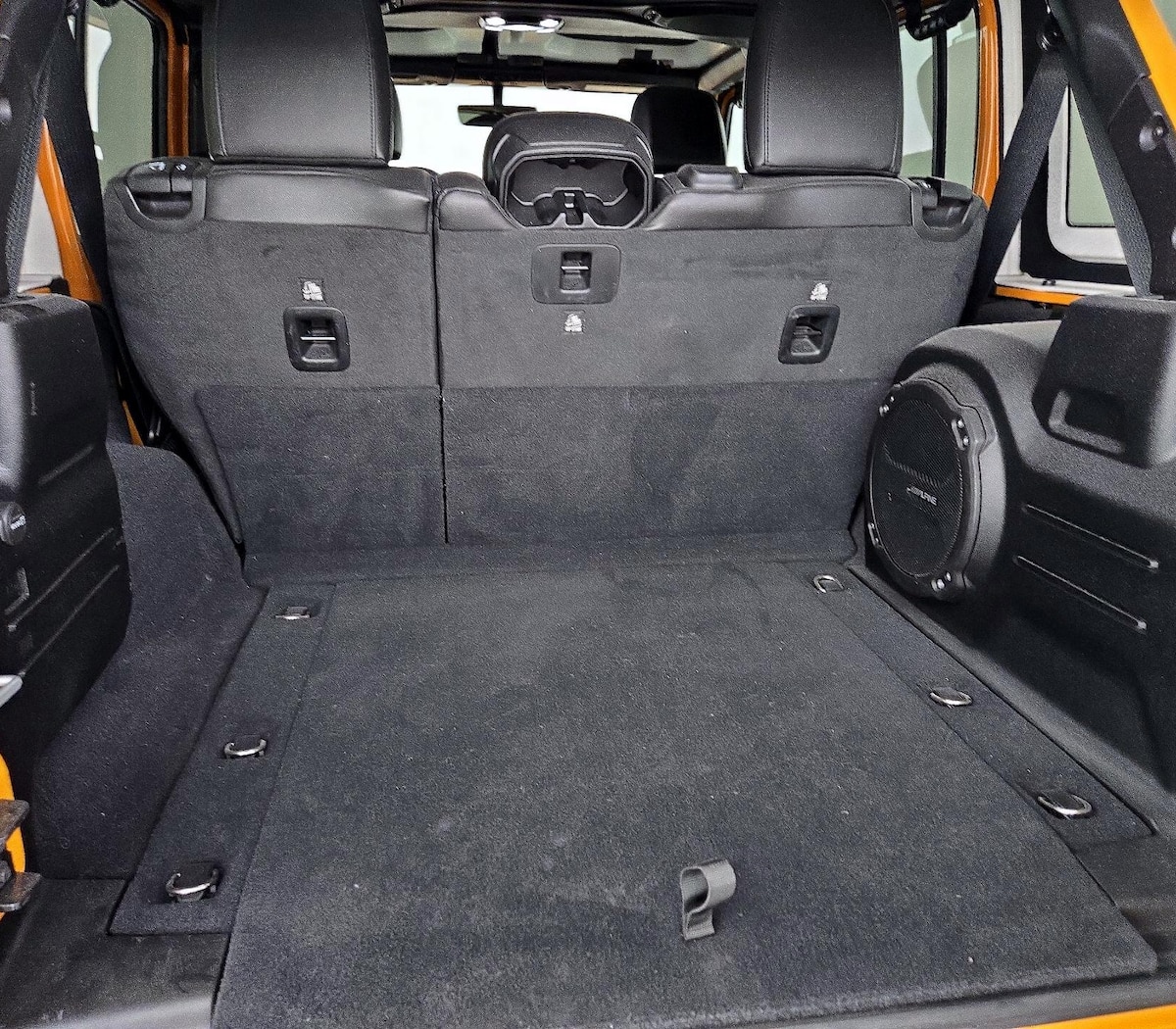 Trunk/Cargo (Seats Up)