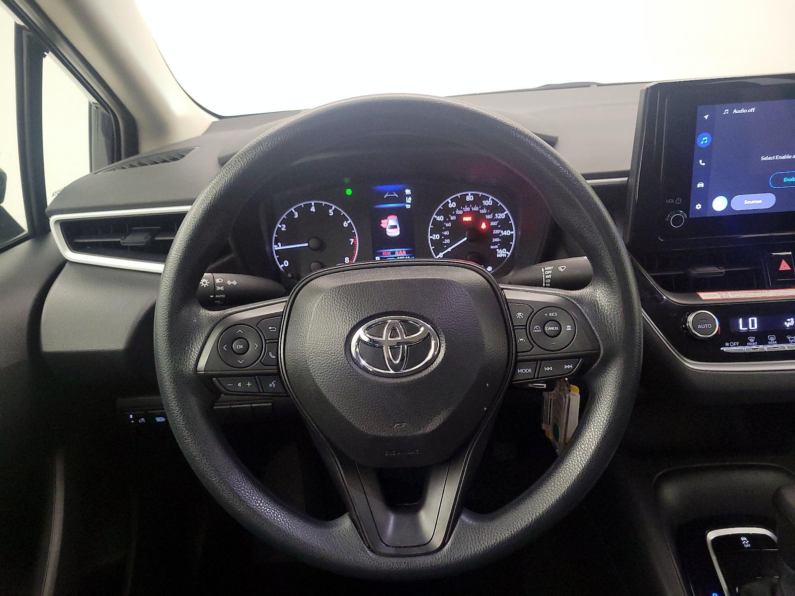 2025 Toyota Corolla LE - Photo 11