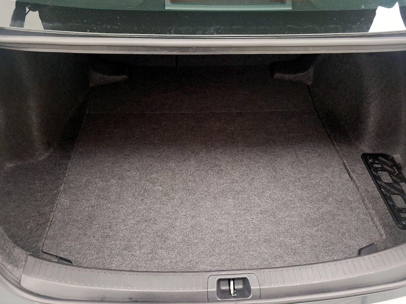 2025 Toyota Corolla LE - Photo 20