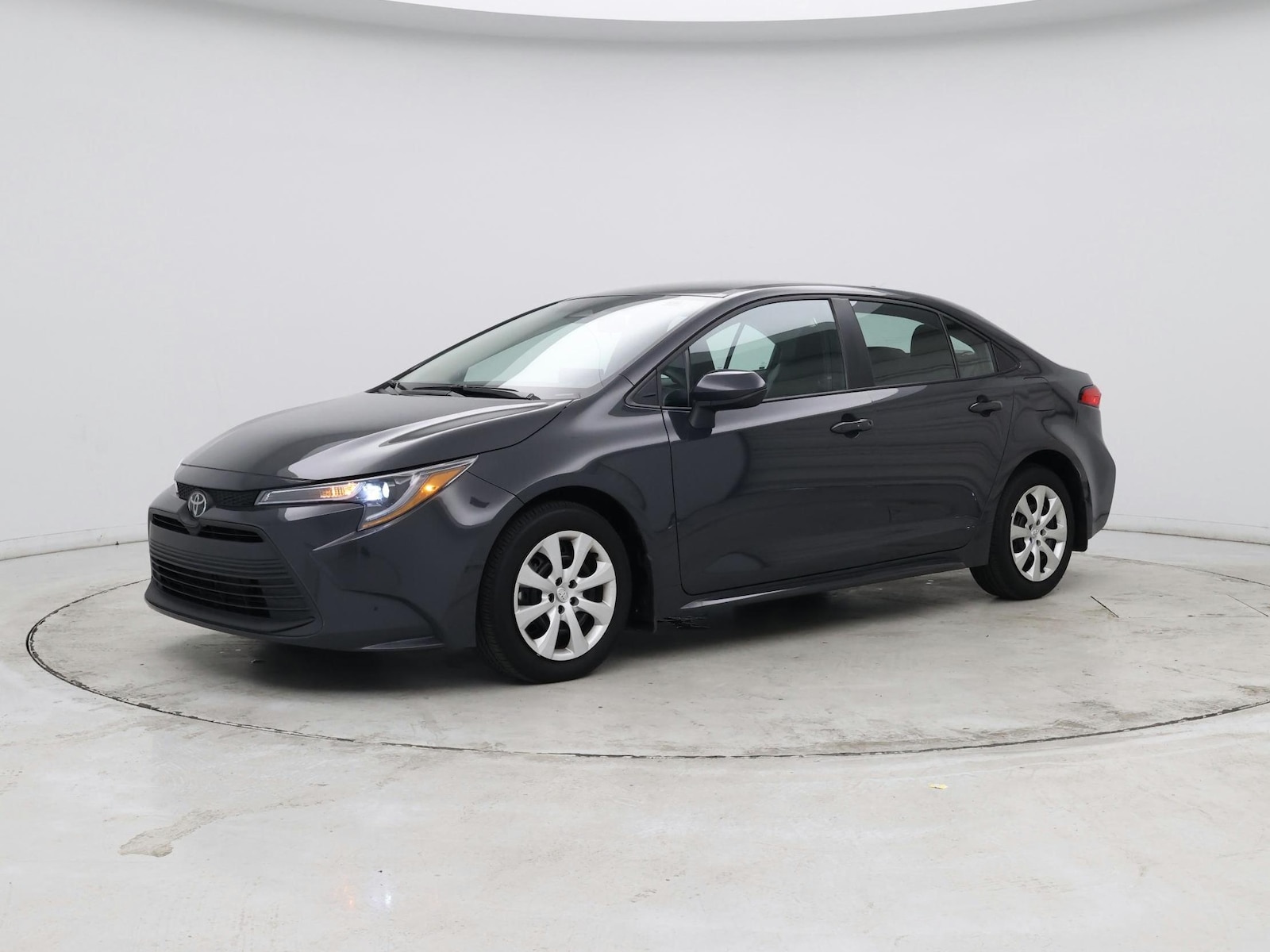 2025 Toyota Corolla LE - Photo 4