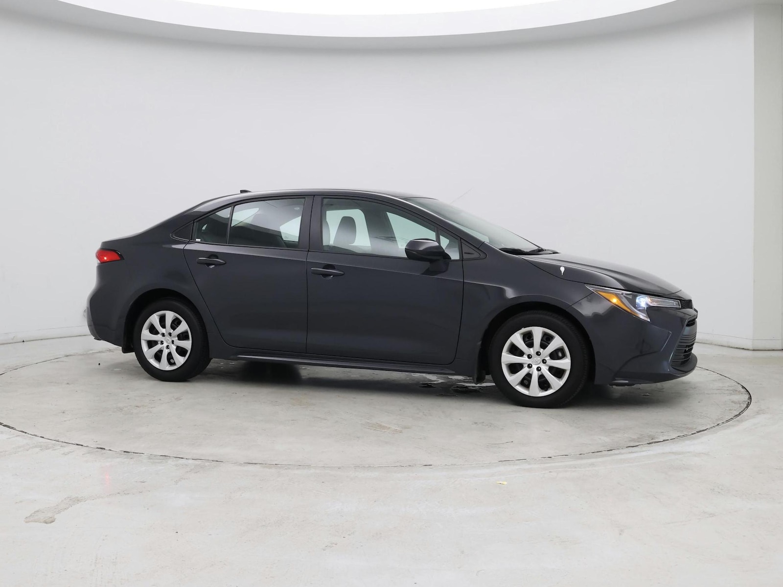 2025 Toyota Corolla LE - Photo 8