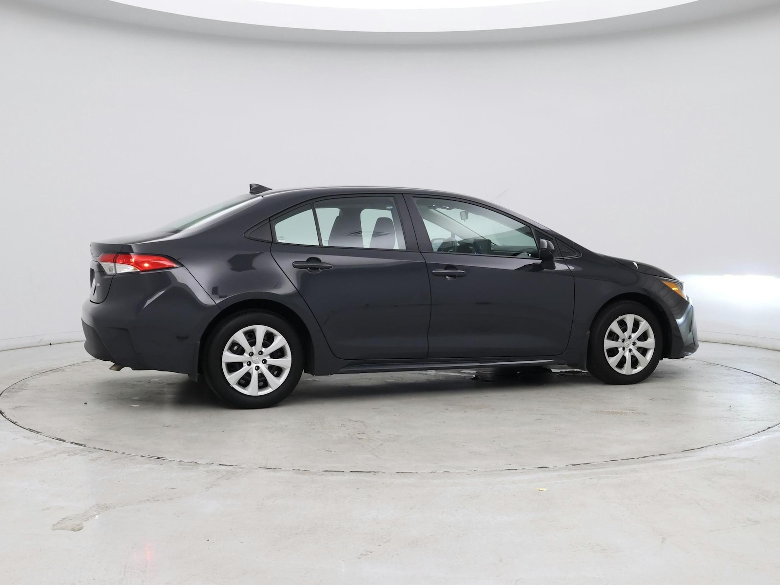 2025 Toyota Corolla LE - Photo 9