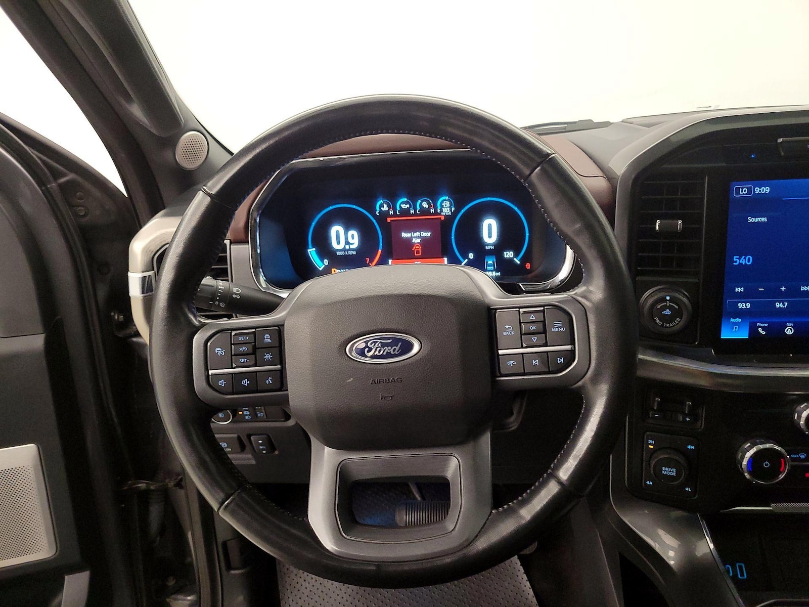 2023 Ford F-150 Lariat - Photo 9