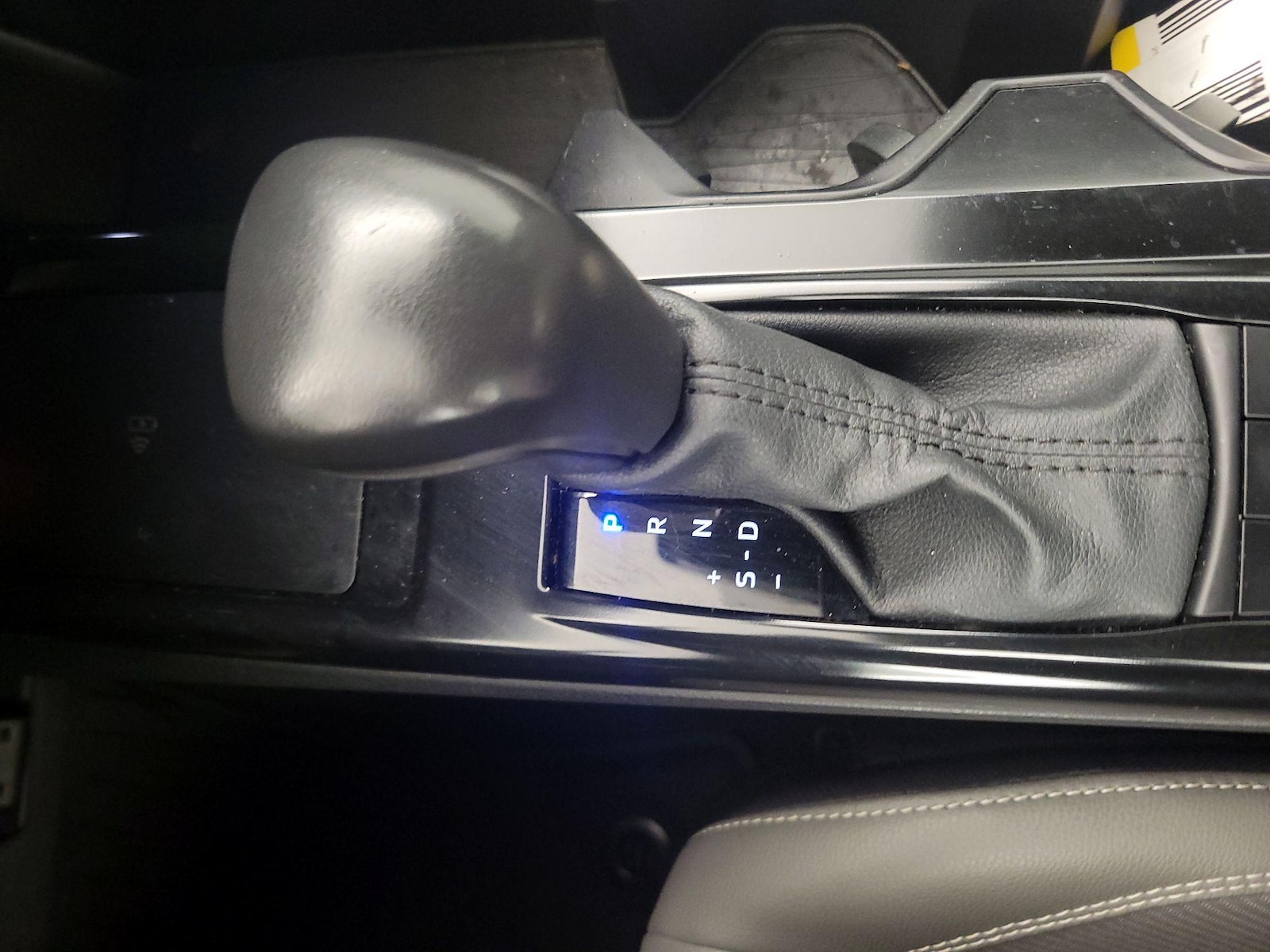 2025 Toyota Camry SE - Photo 19