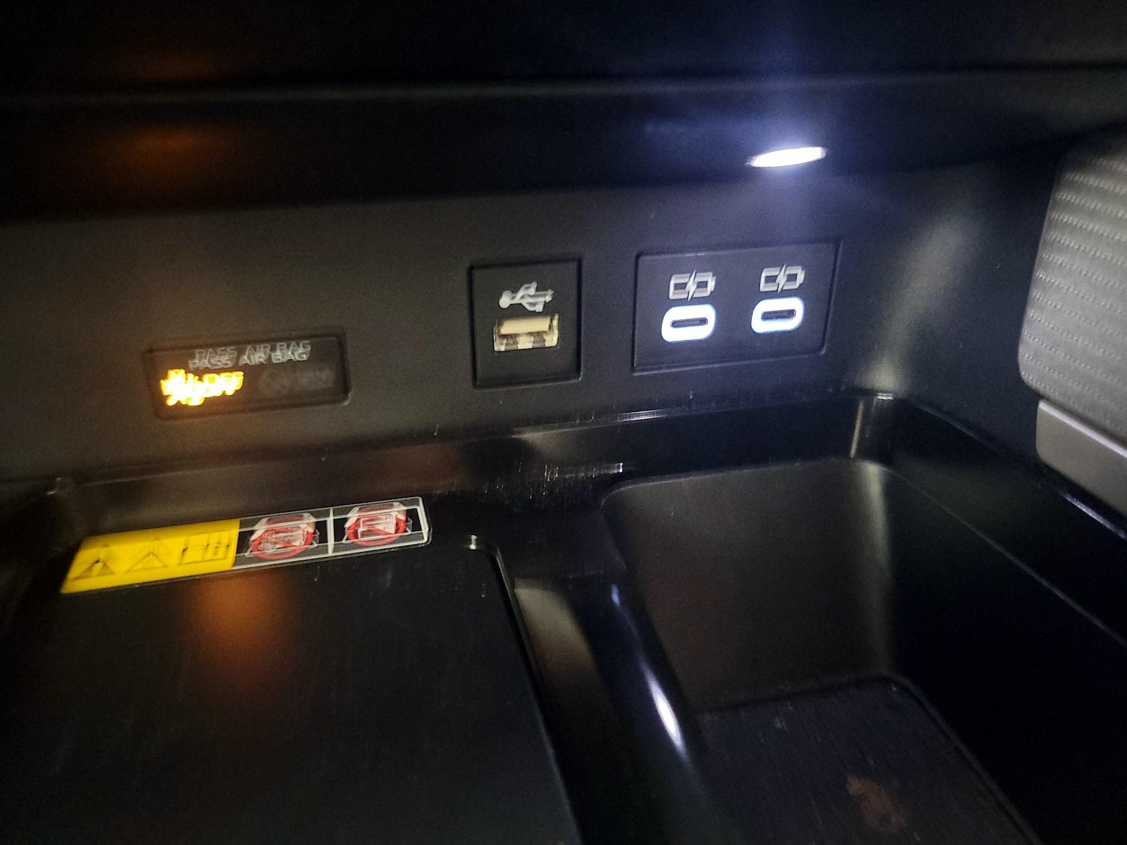 2025 Toyota Camry SE - Photo 20