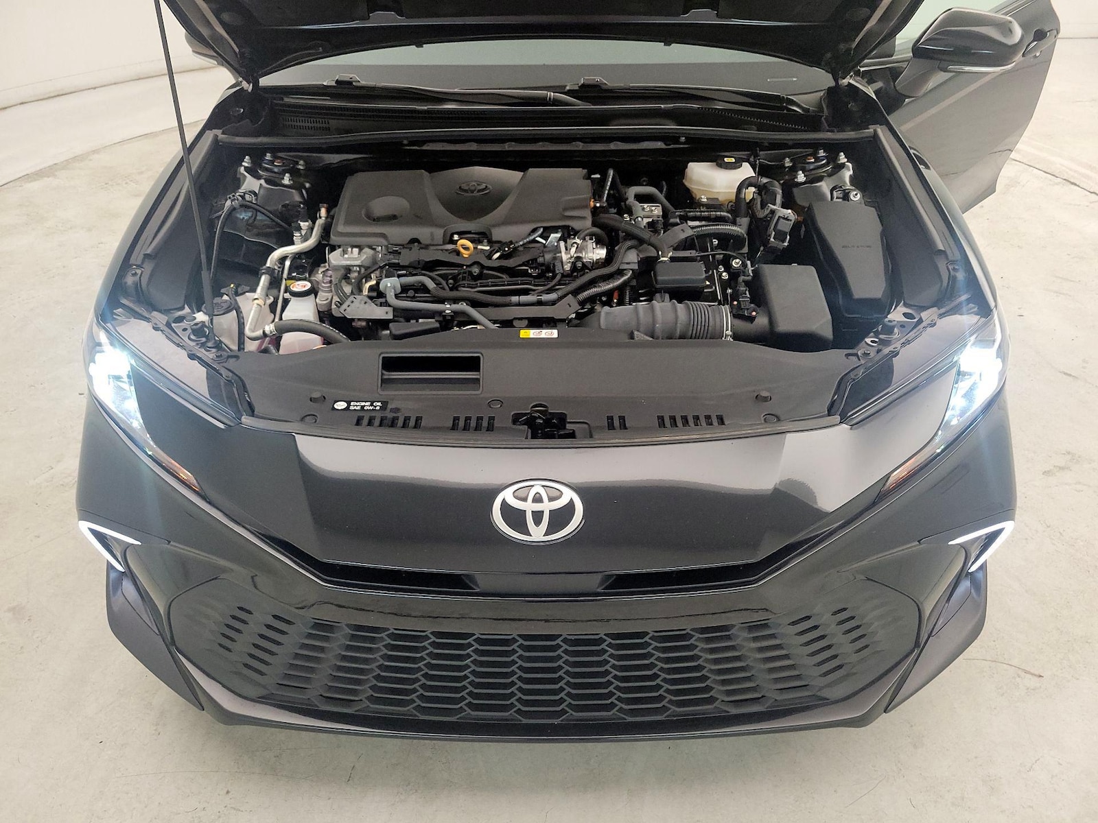 2025 Toyota Camry SE - Photo 23