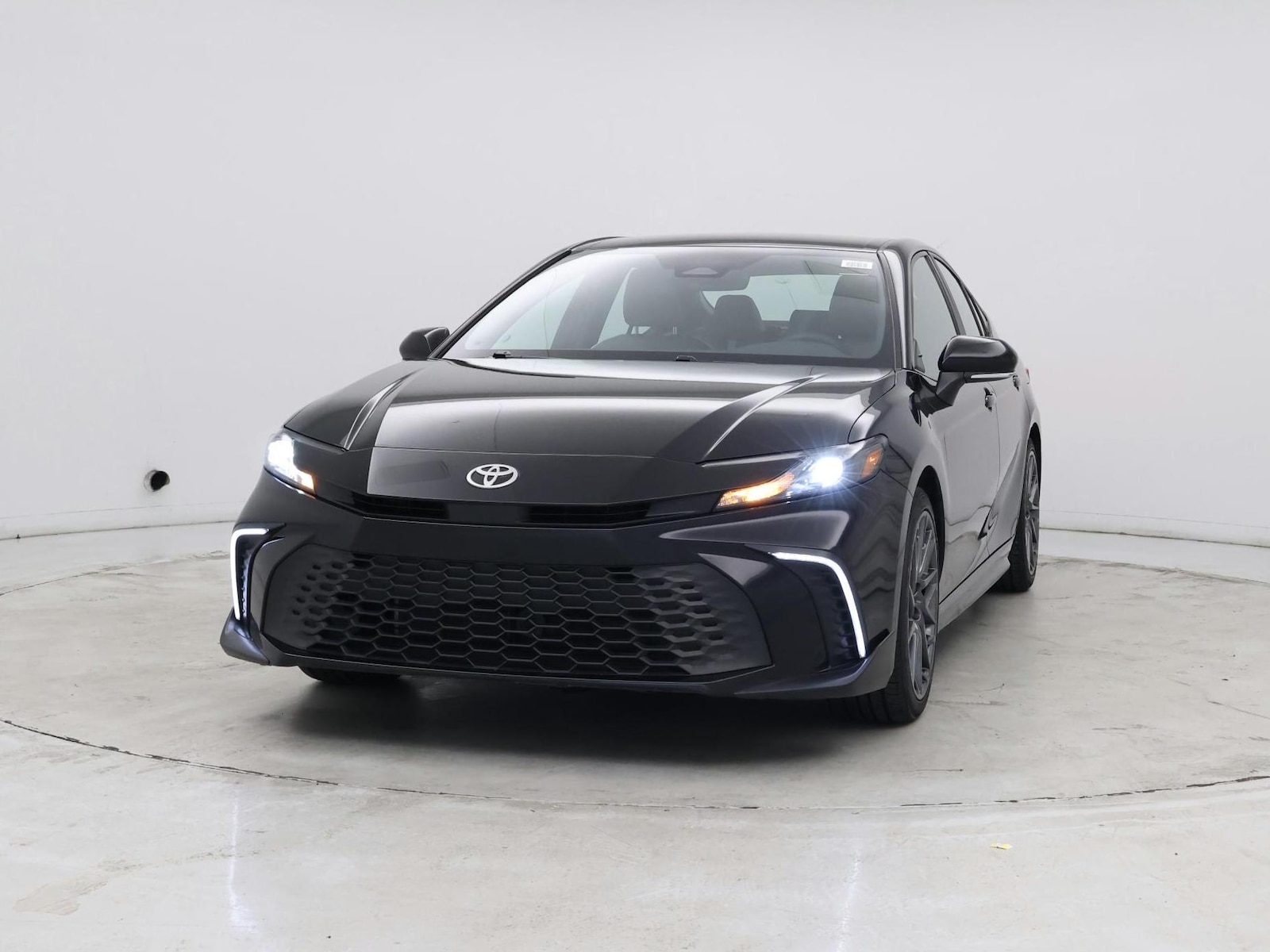 2025 Toyota Camry SE - Photo 5