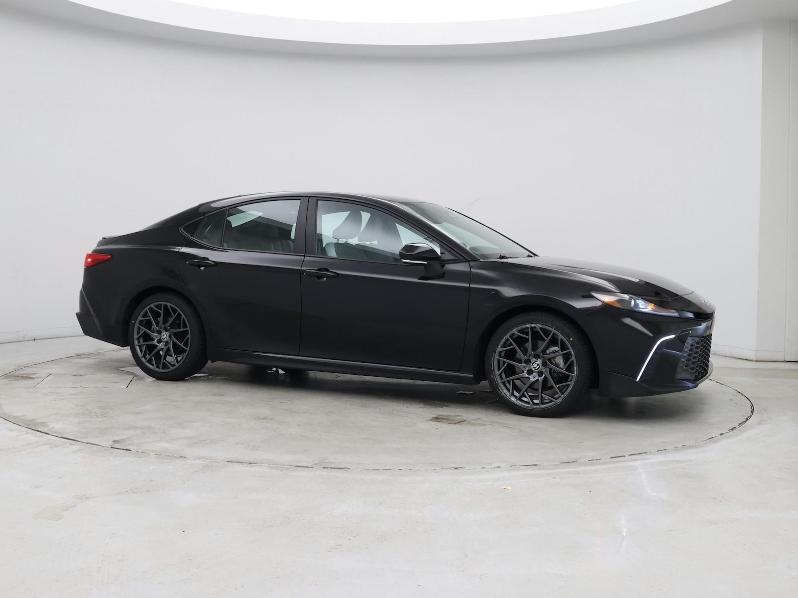 2025 Toyota Camry SE - Photo 8
