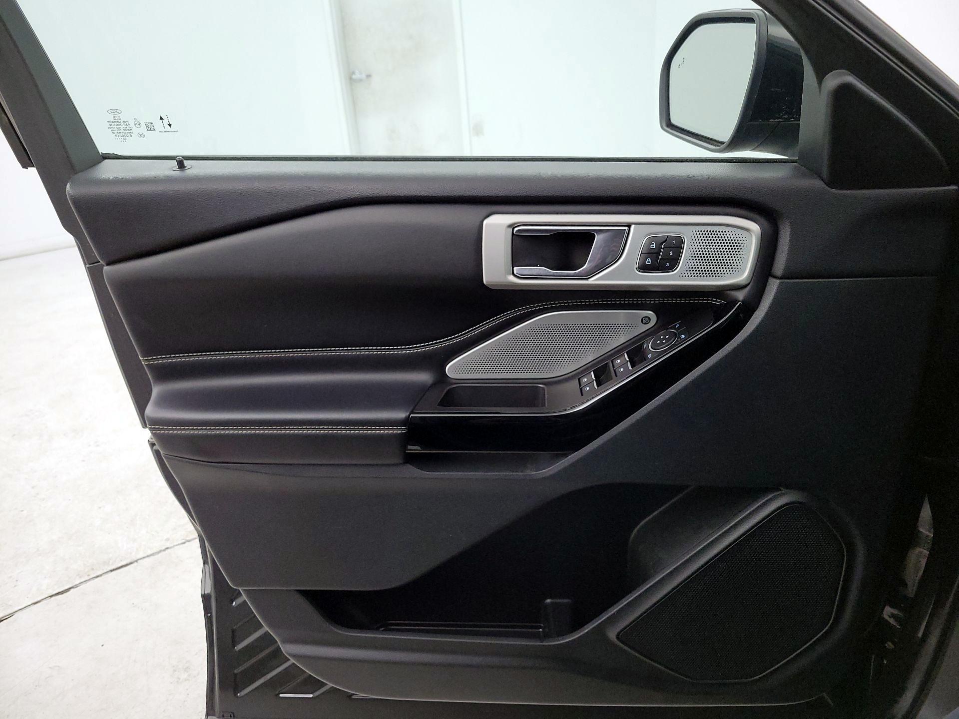 Thumbnail: 2022 Ford Explorer - 10