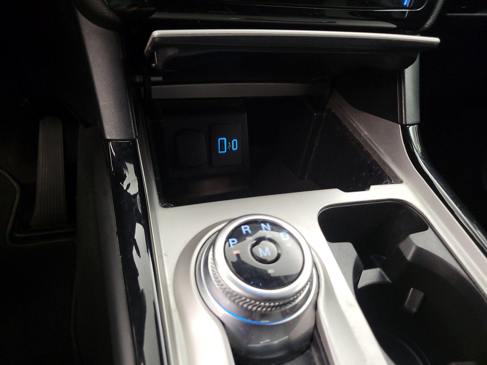 Thumbnail: 2022 Ford Explorer - 16