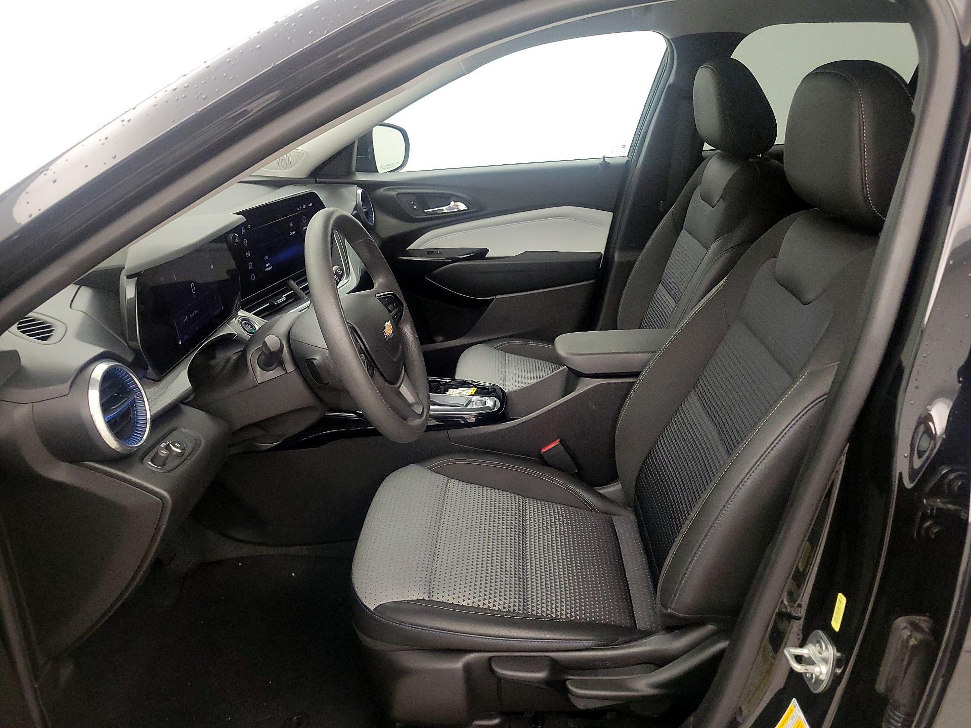 Thumbnail: 2025 Chevrolet Trax - 11