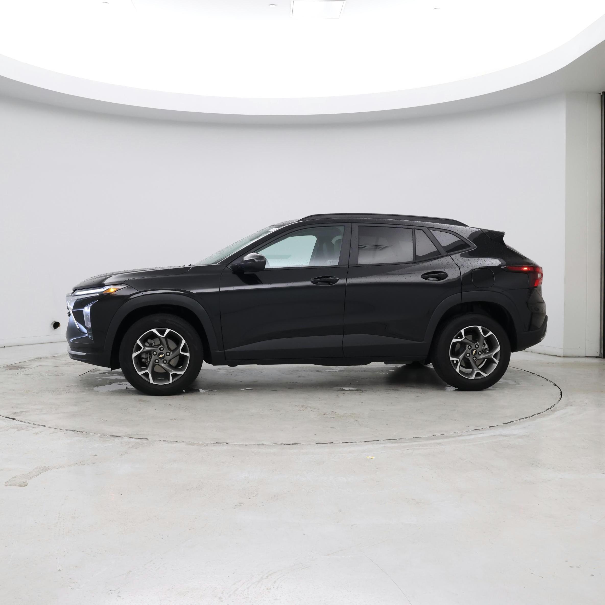 Thumbnail: 2025 Chevrolet Trax - 2