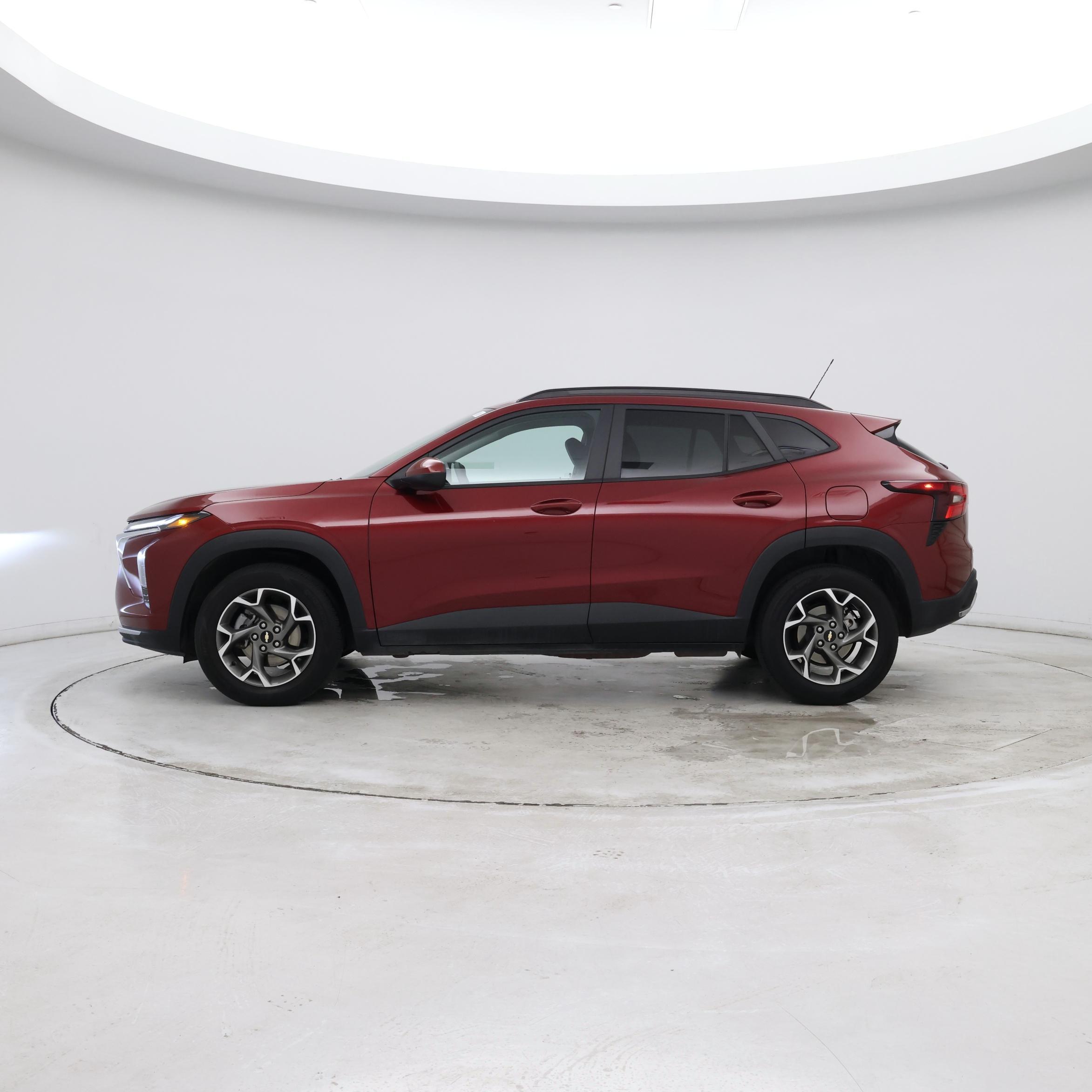 Thumbnail: 2025 Chevrolet Trax - 2