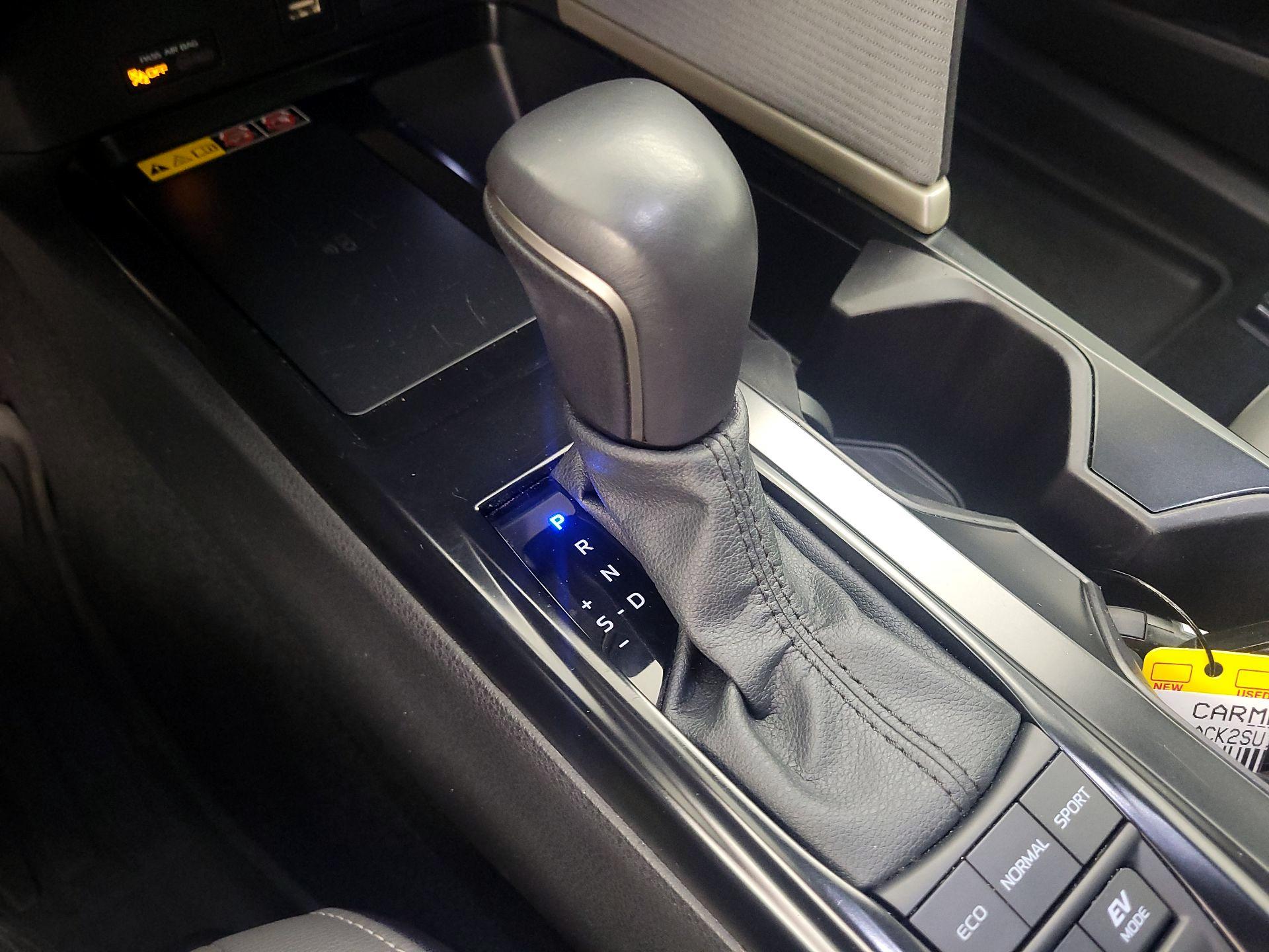 Thumbnail: 2025 Toyota Camry - 17