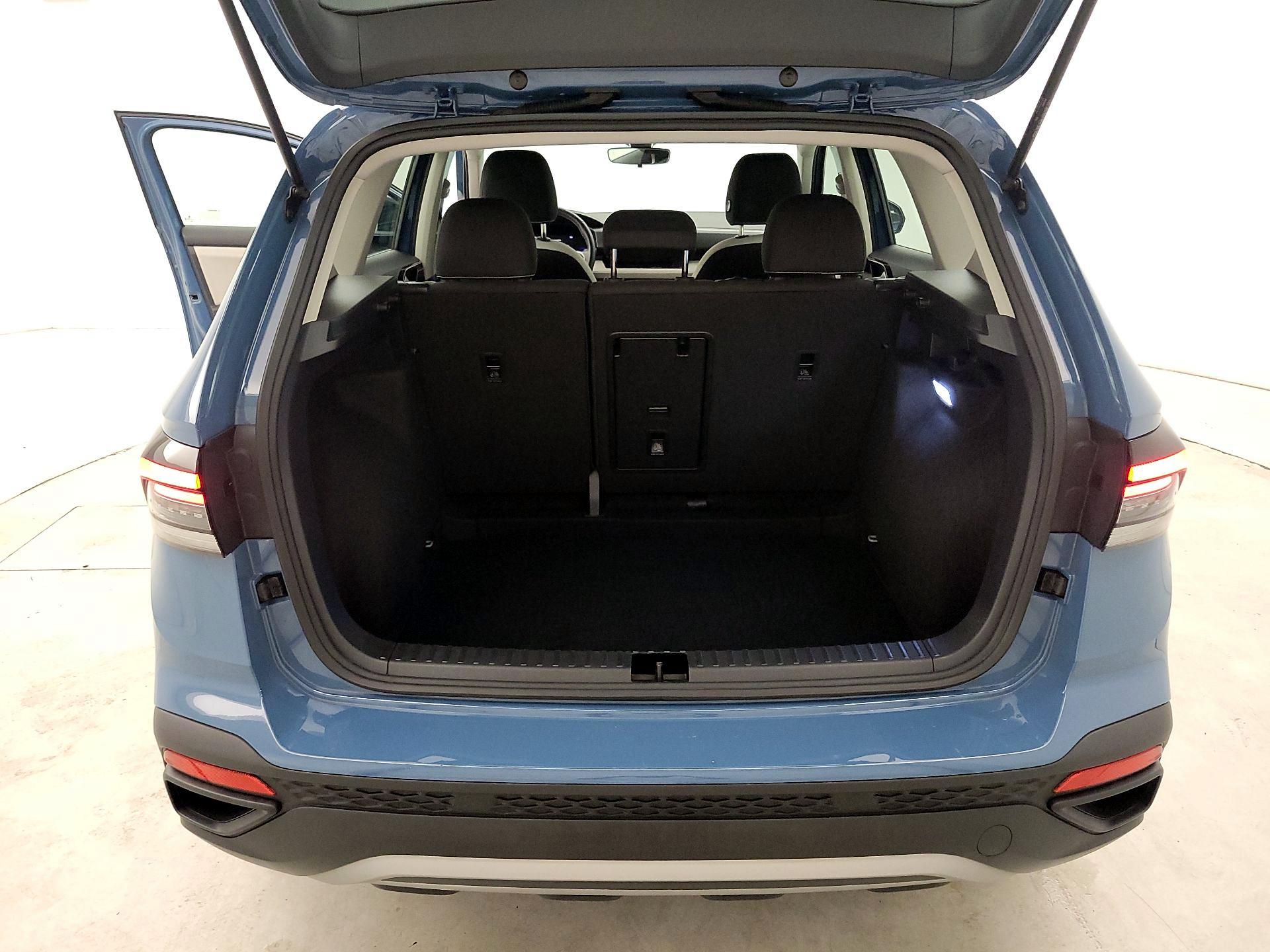 Thumbnail: 2025 Volkswagen Taos - 18