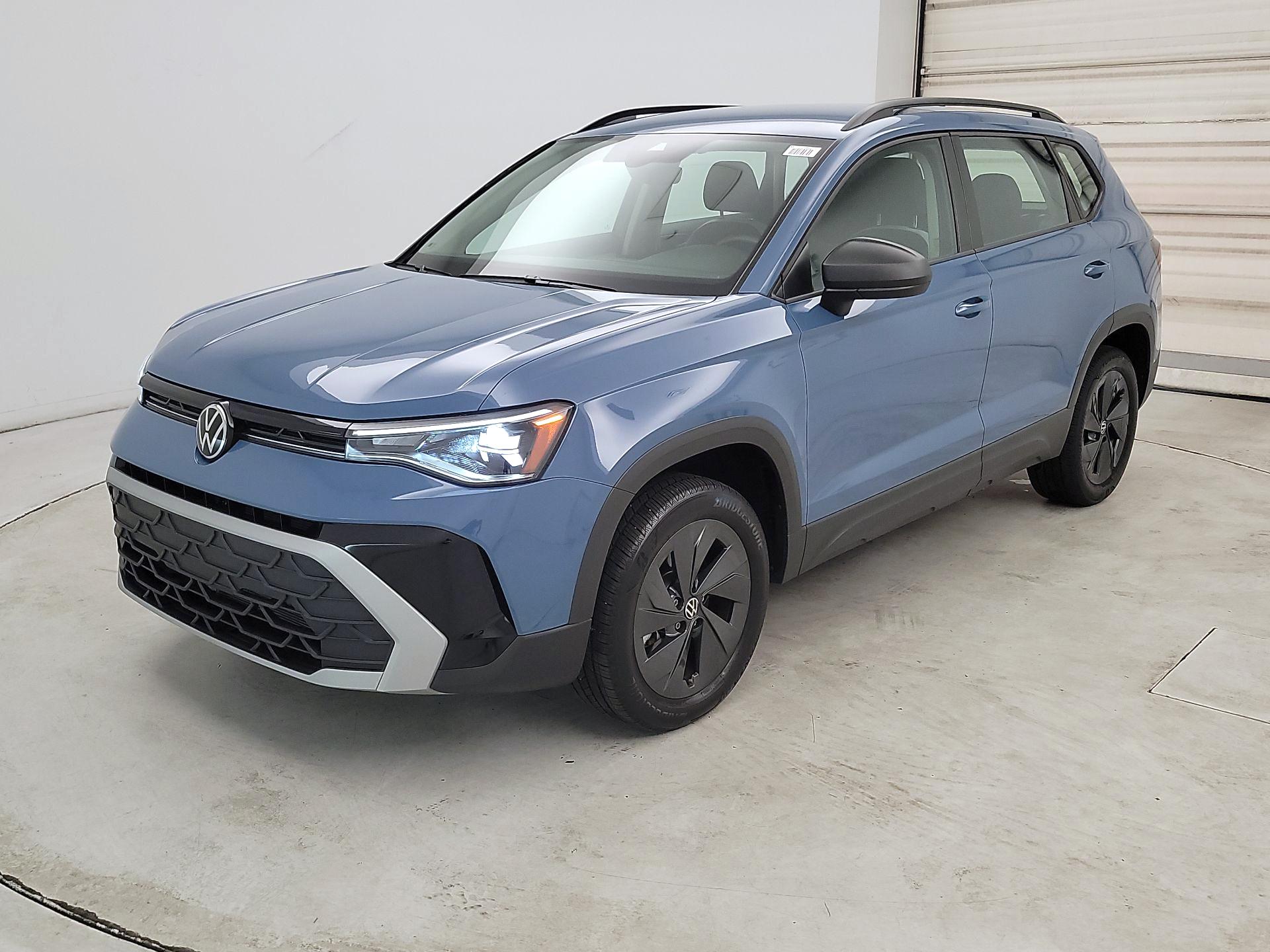 Thumbnail: 2025 Volkswagen Taos - 3