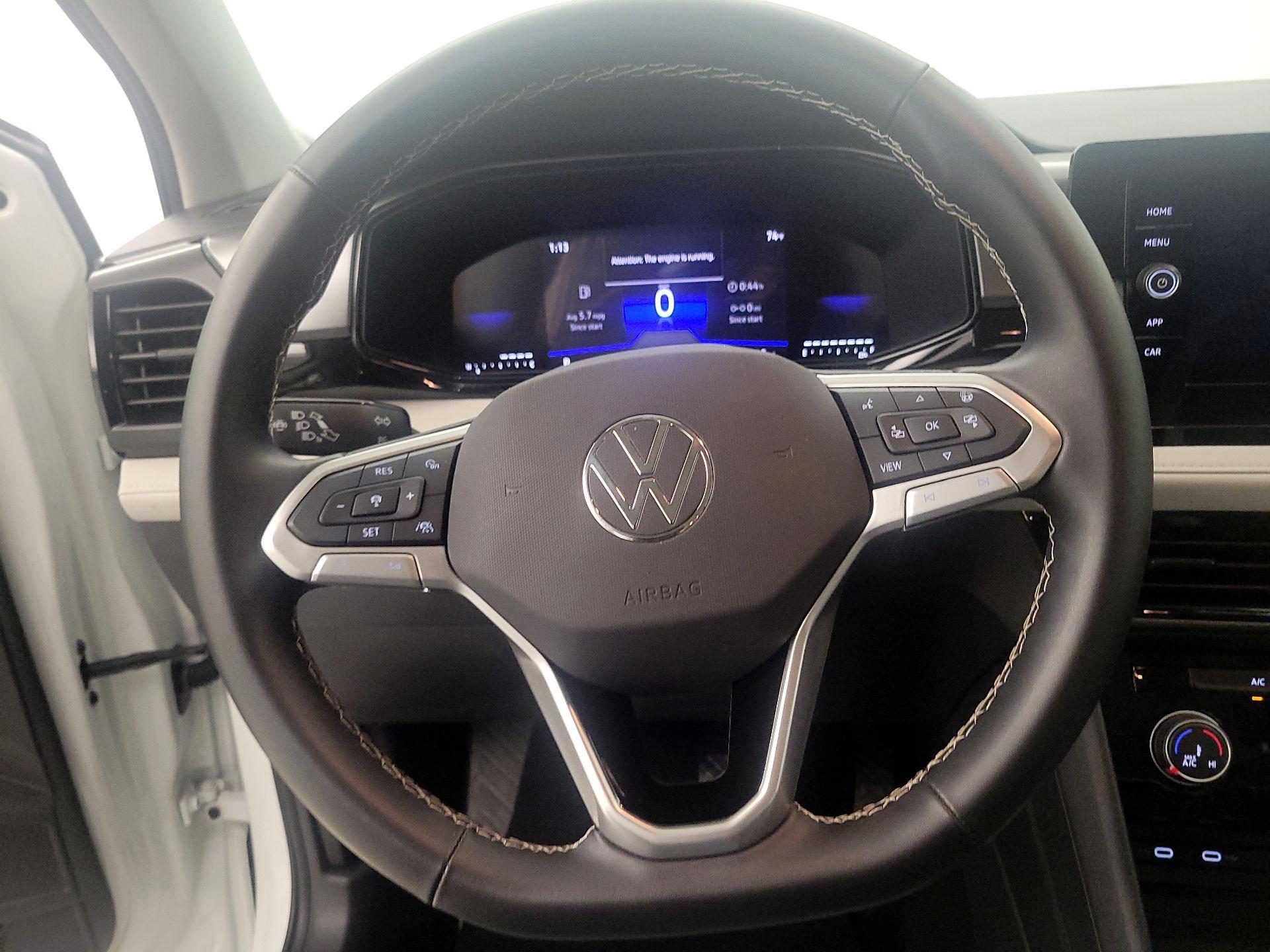 Thumbnail: 2025 Volkswagen Taos - 10