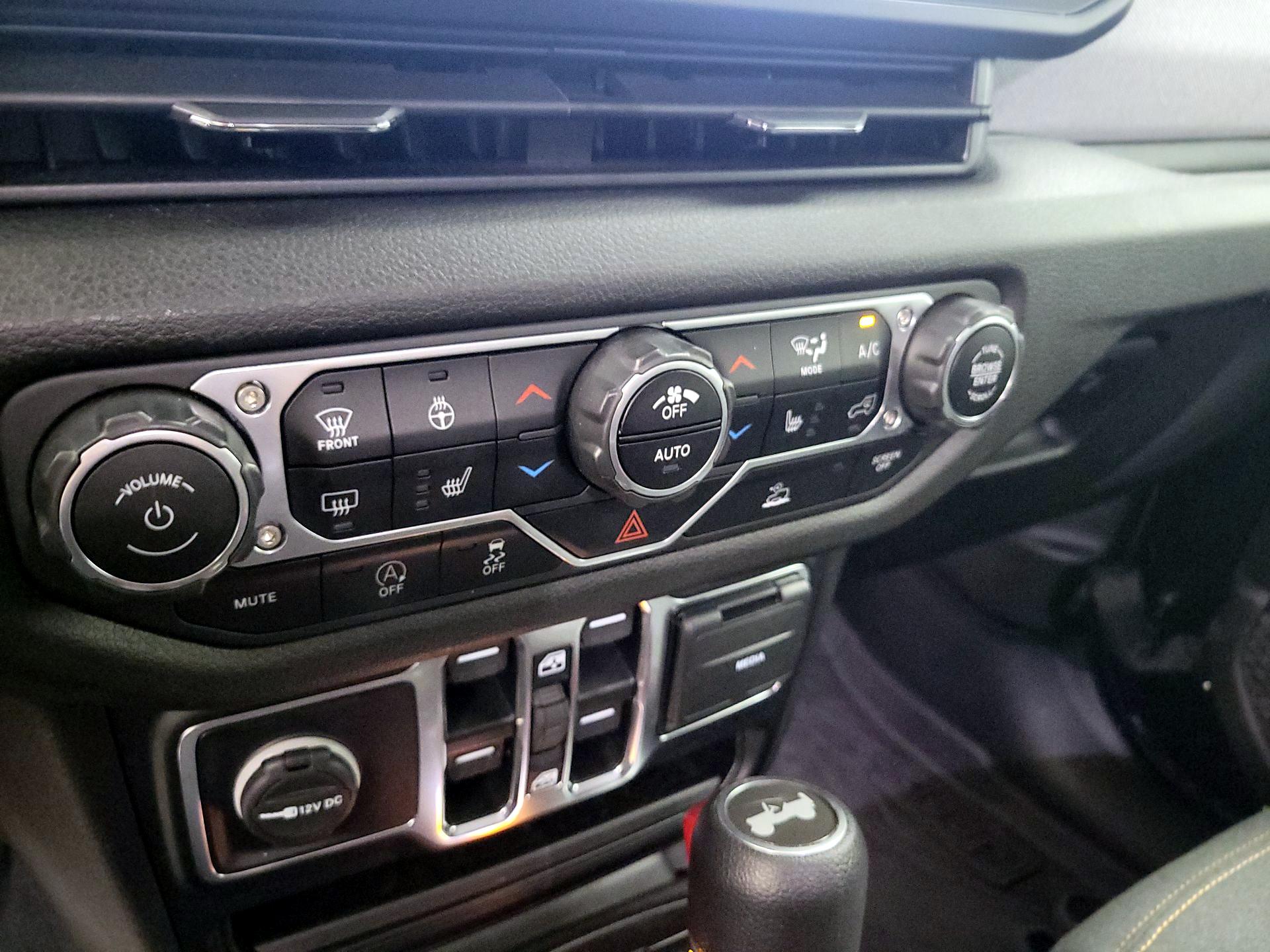 Thumbnail: 2024 Jeep Wrangler - 16