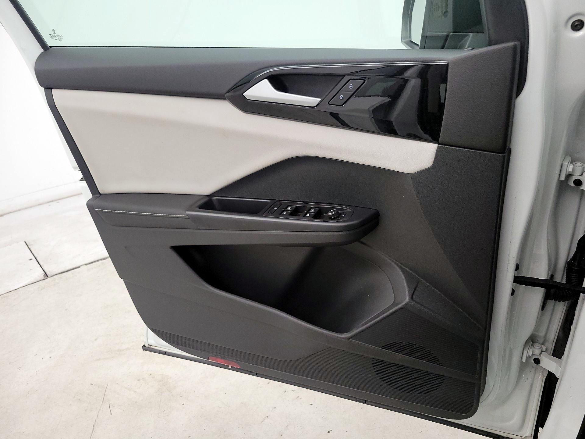 Thumbnail: 2025 Volkswagen Taos - 10