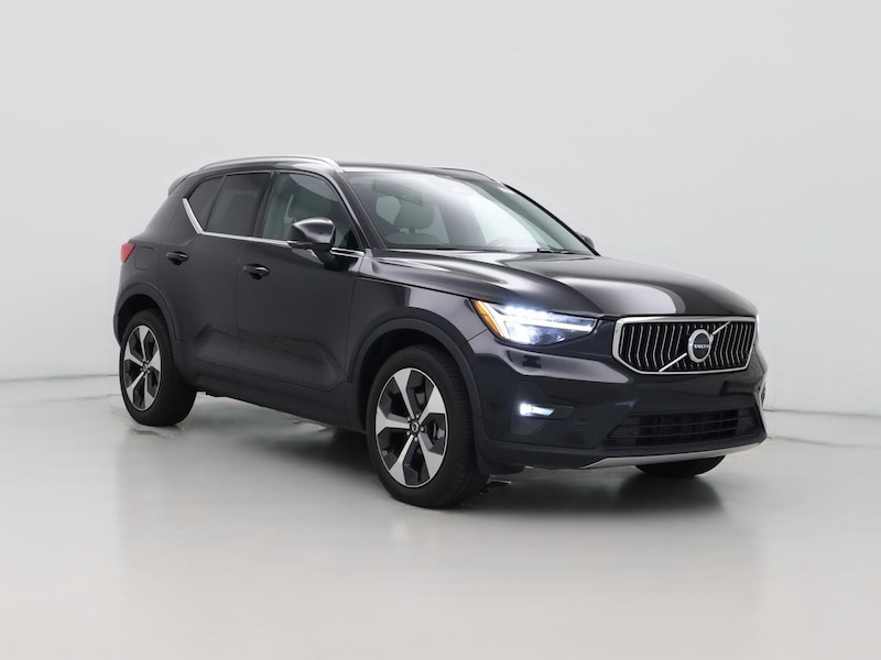 2023 Volvo XC40 B5 Plus Bright Theme