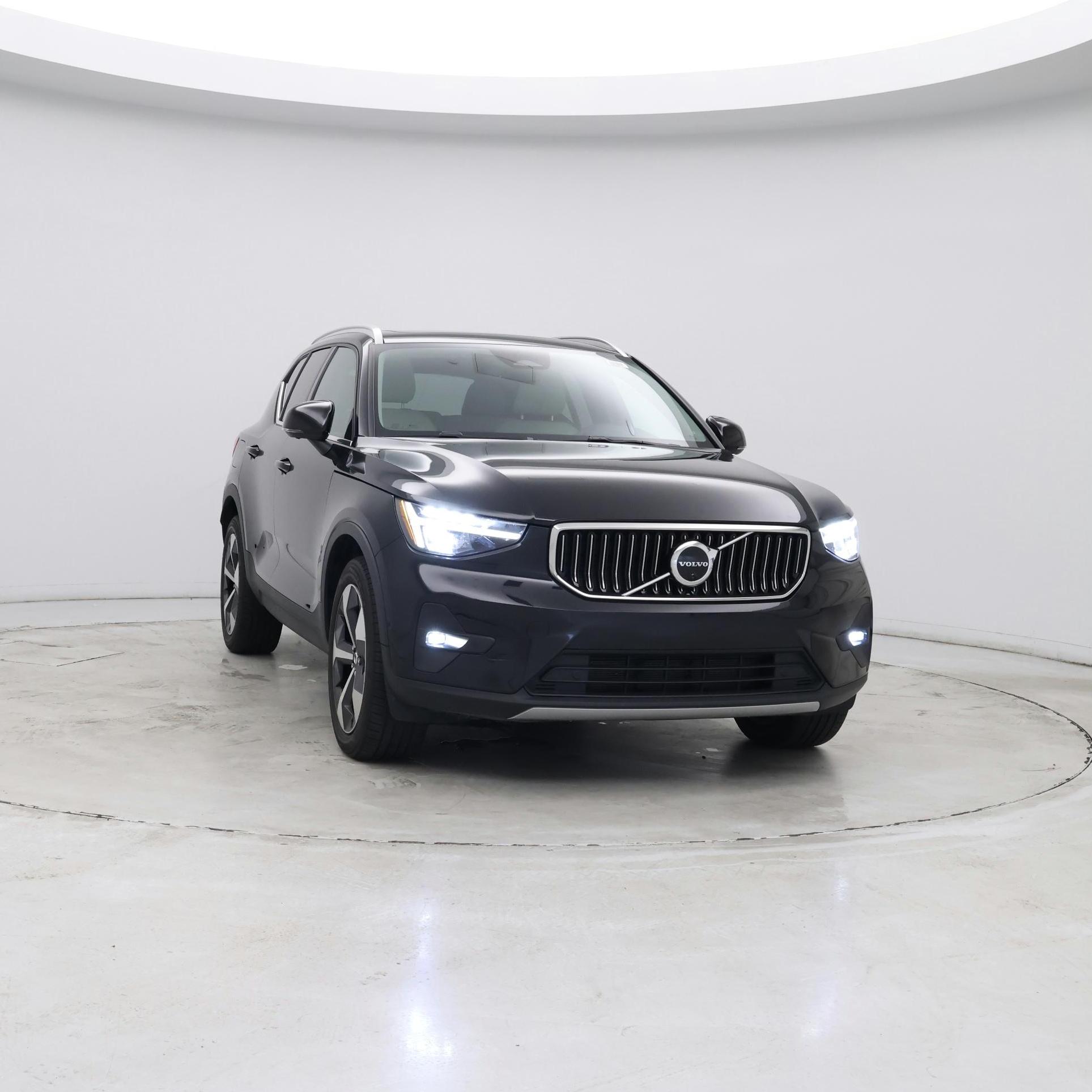 Thumbnail: 2023 Volvo XC40 - 5