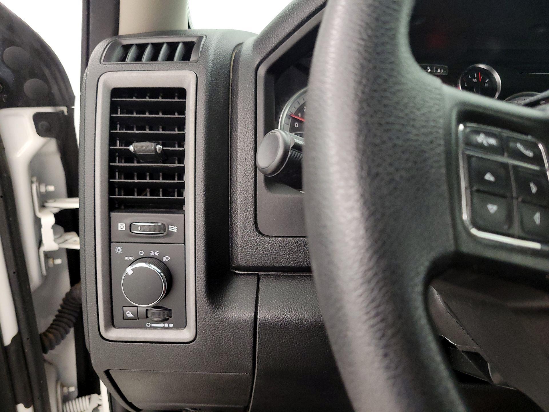 Thumbnail: 2021 RAM 1500 Classic - 13
