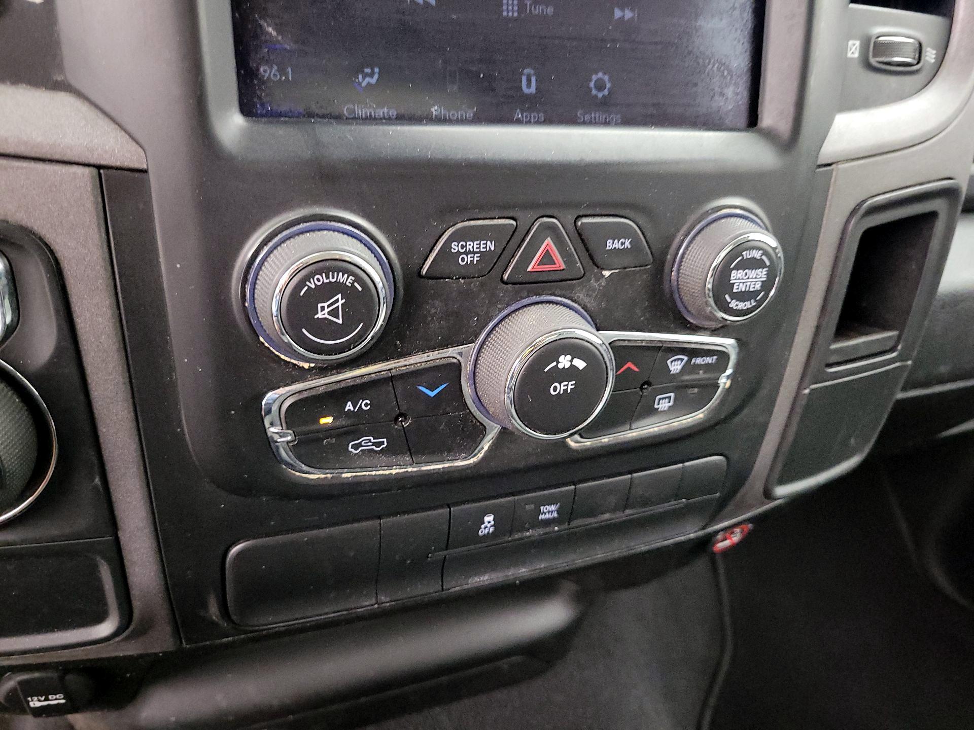 Thumbnail: 2021 RAM 1500 Classic - 15