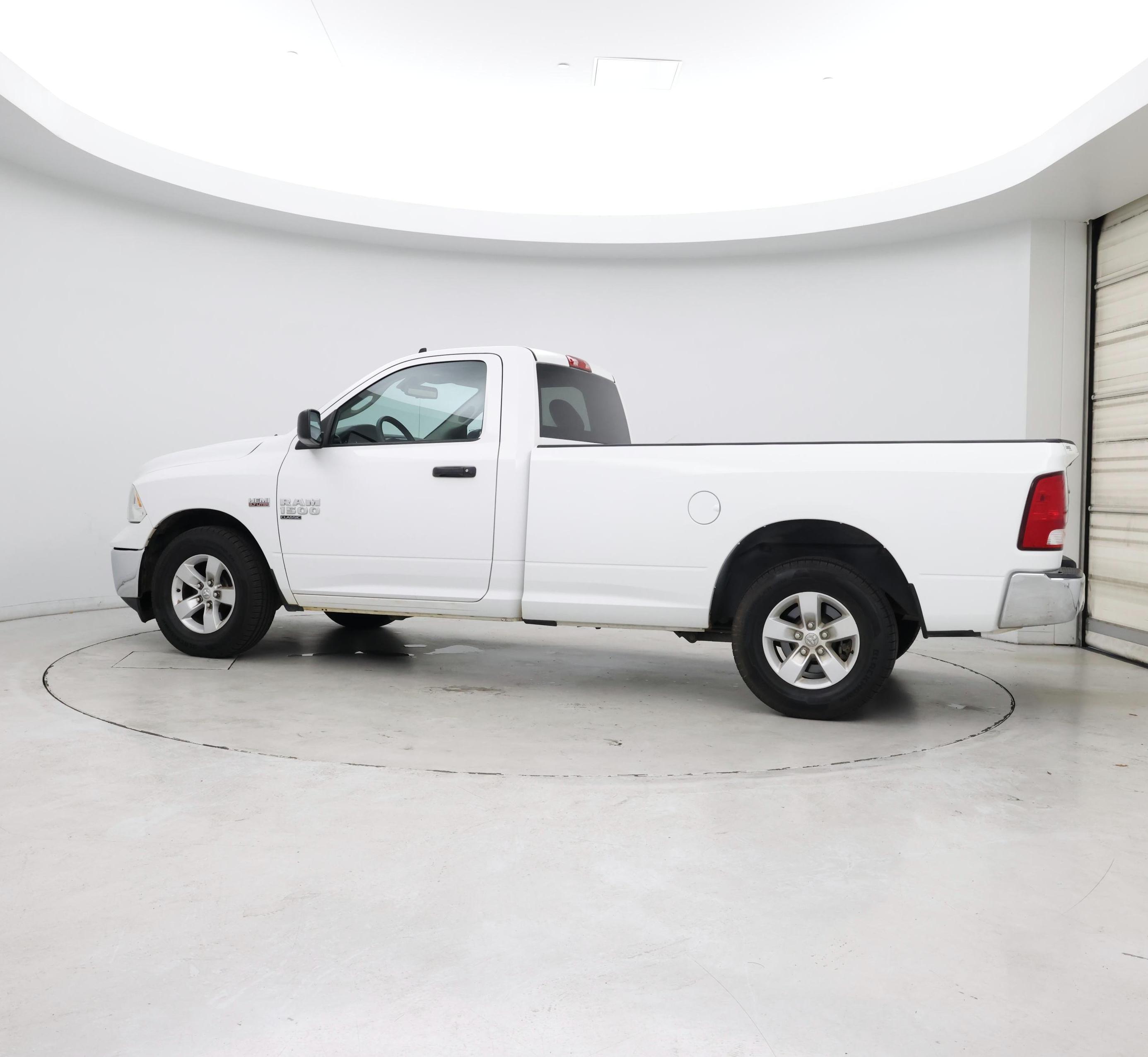 Thumbnail: 2021 RAM 1500 Classic - 6
